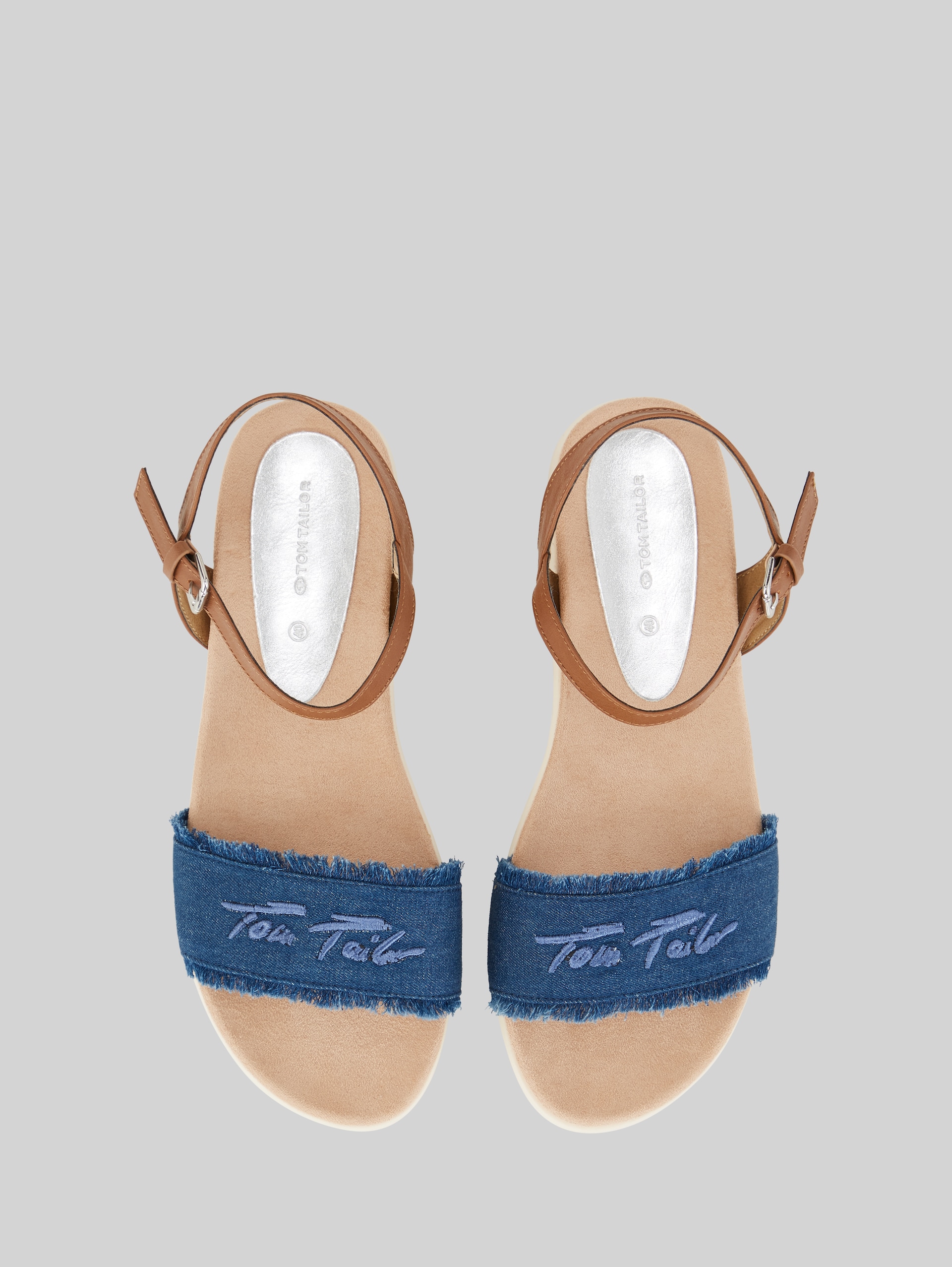 Sandale mit Logoprint - sky - Produkt-Ansicht von oben 