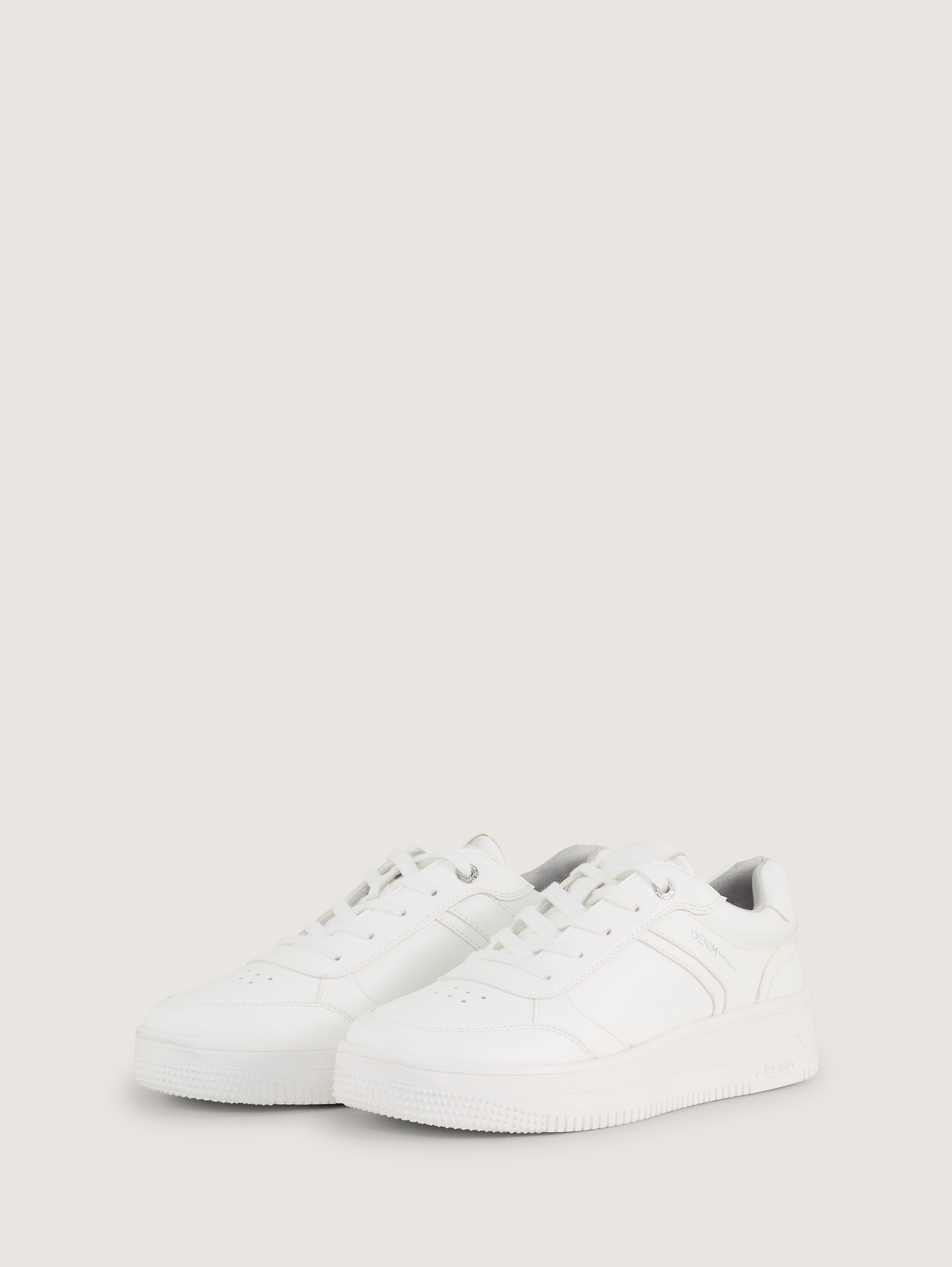 Sneaker mit erhöhter Sohle von Denim Female, white