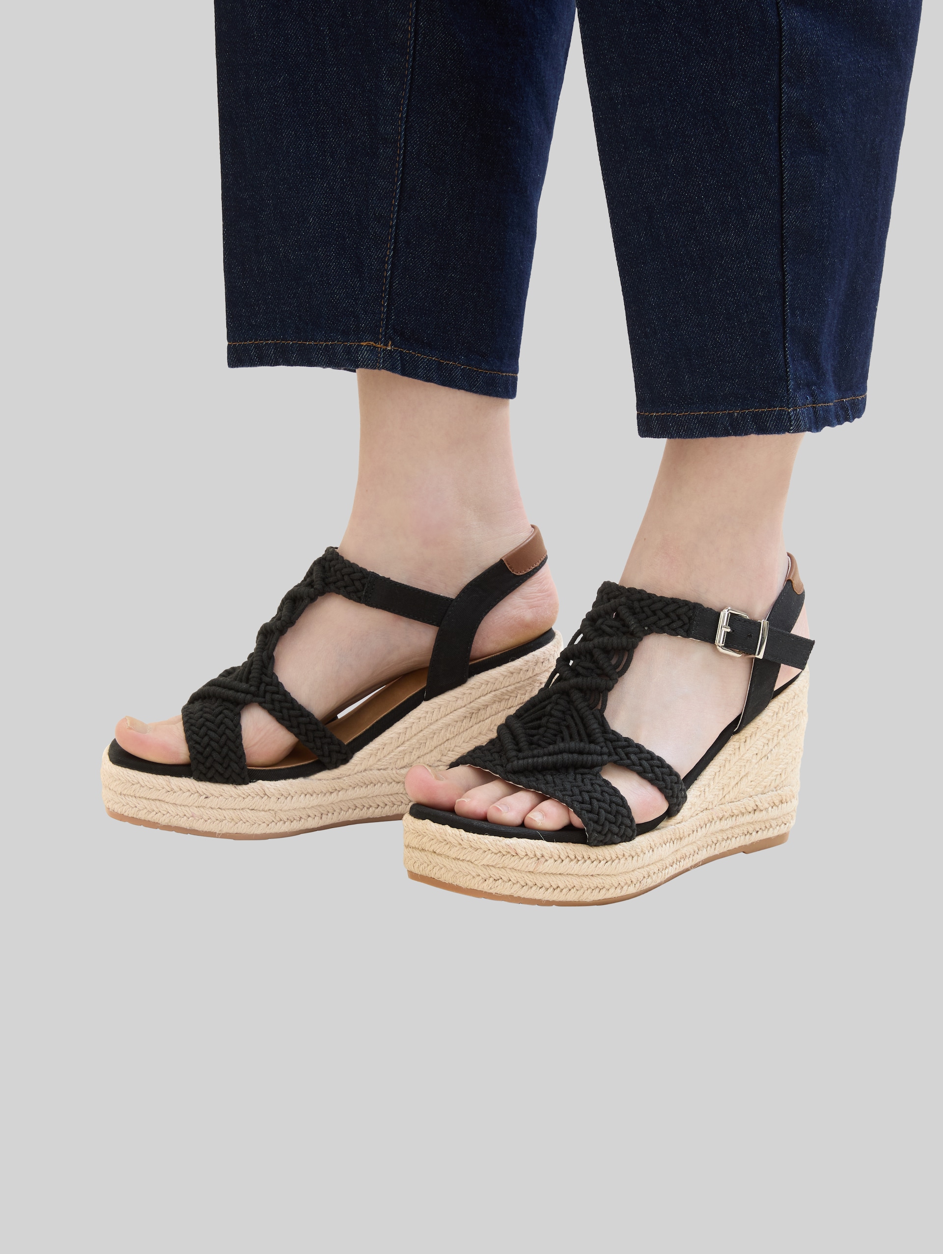 Keilsandalette mit geflochtenen Details - black