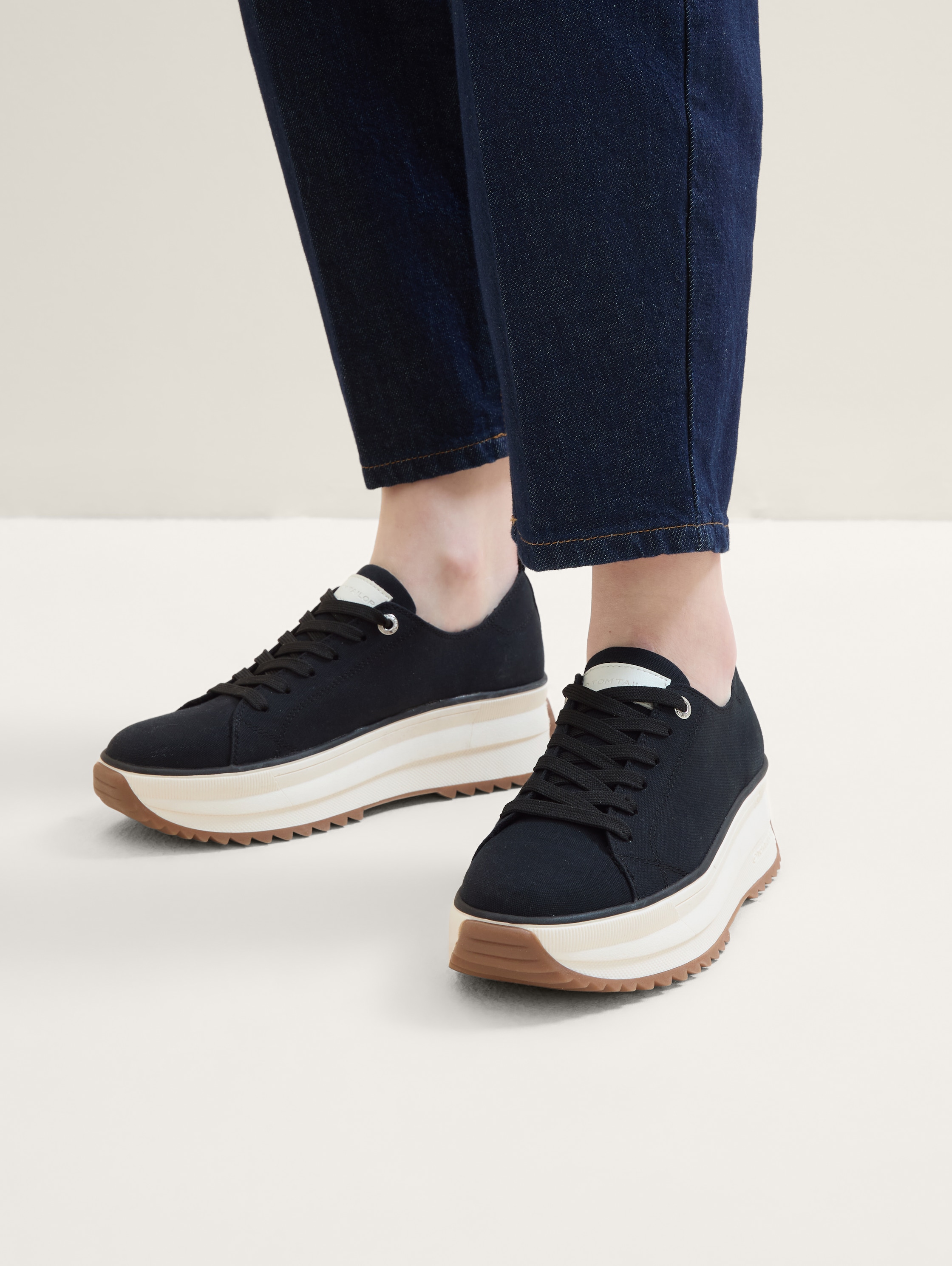 Sneaker mit recycelter Baumwolle - black