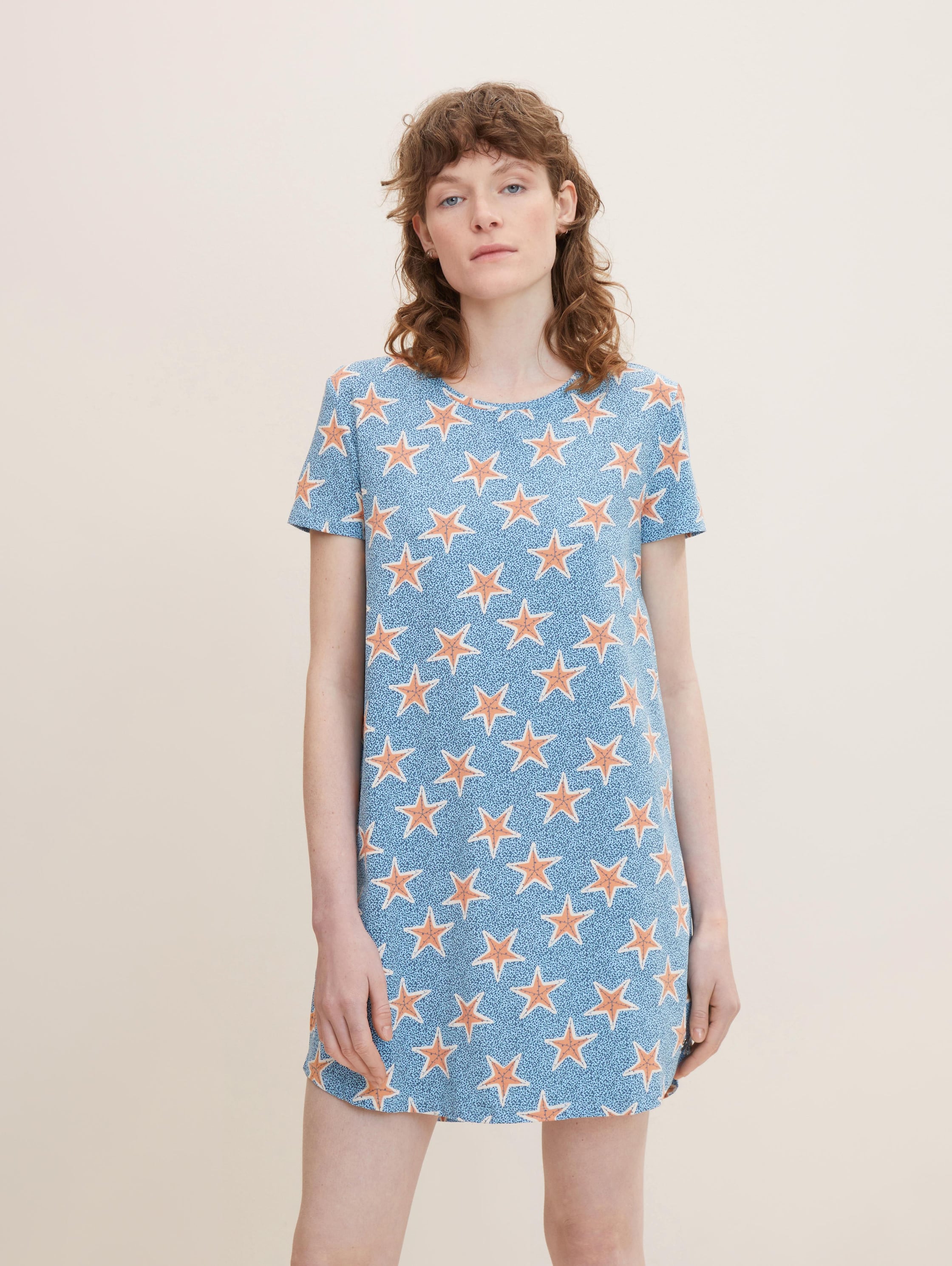 nachthemd met patroon - blue allover - Model vooraanzicht