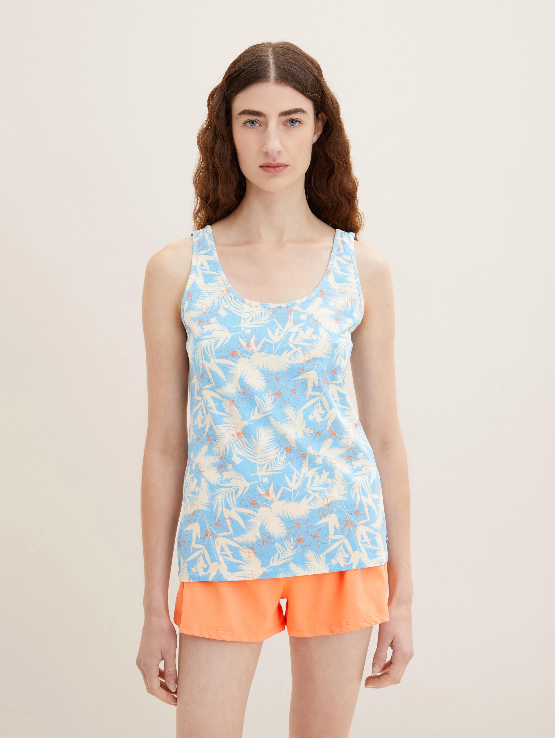 Pyjama-Set - light-blue-allover - seitliche Model-Ansicht