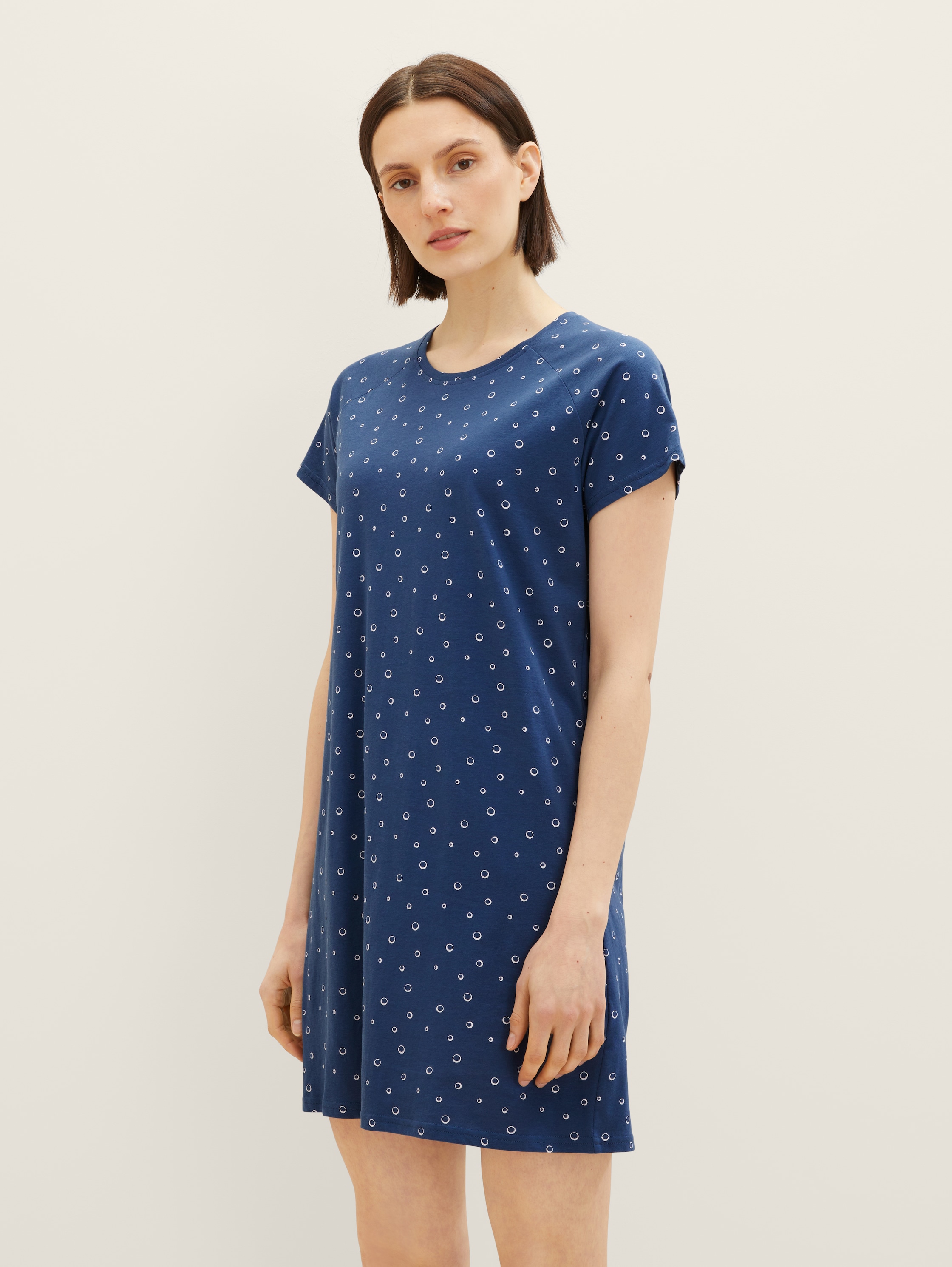 Nachthemd met allover-print - blue-medium-allover - Model vooraanzicht