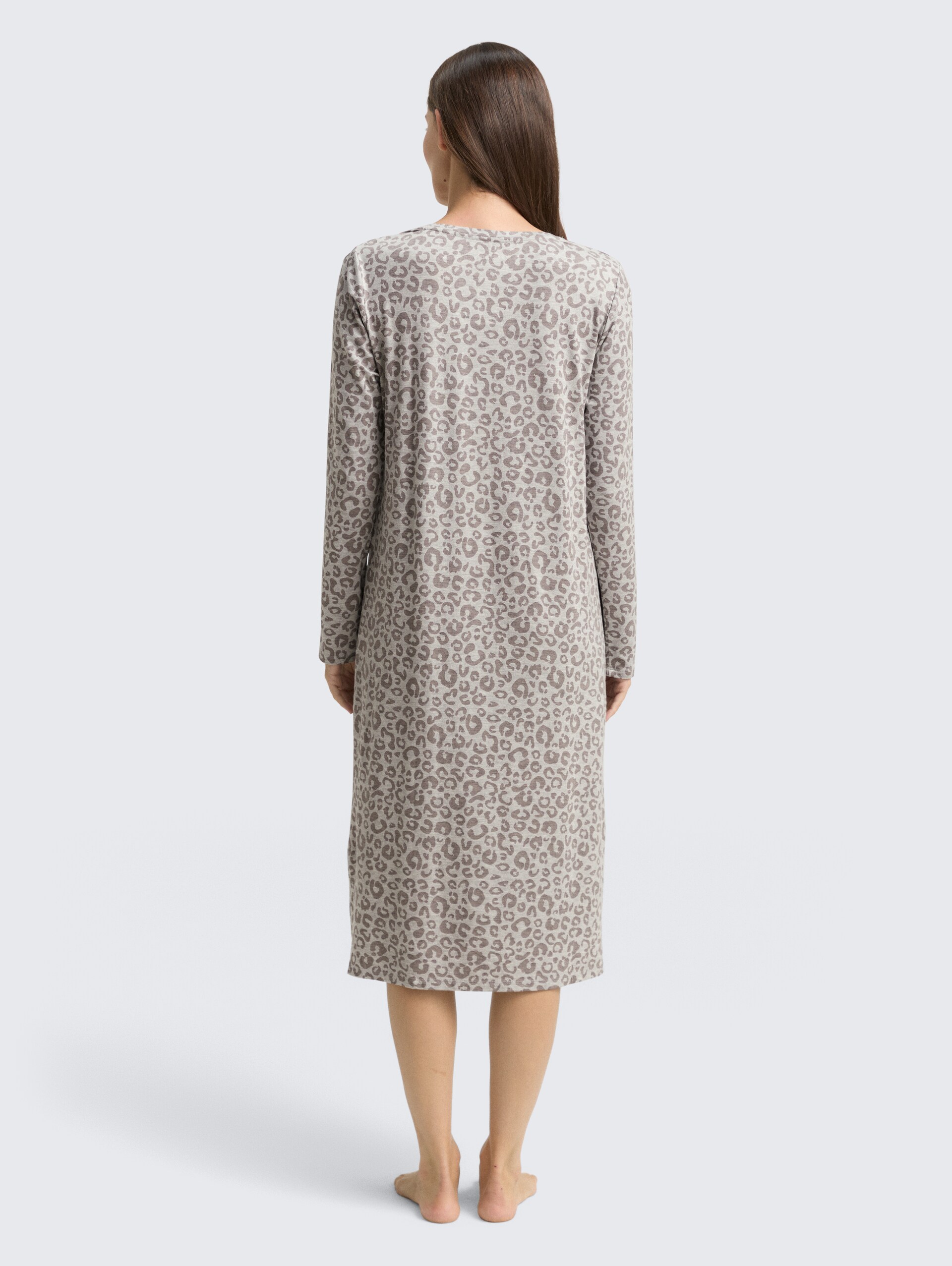 Nachthemd mit Leo-Print - grey-medium-allover - Model-Rückansicht