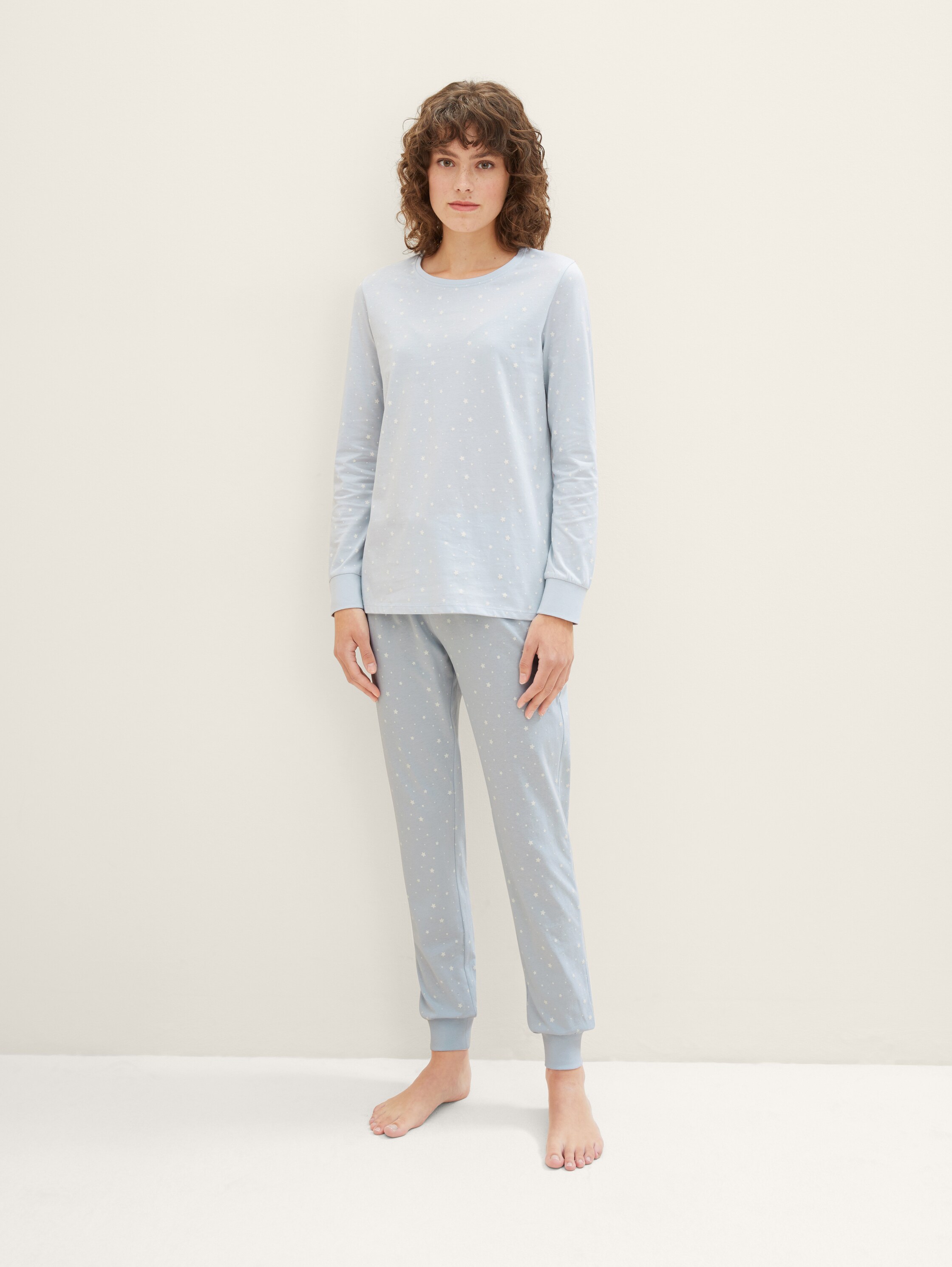 Pyjama mit Allover-Print - blue-light allover - Model-Vorderansicht