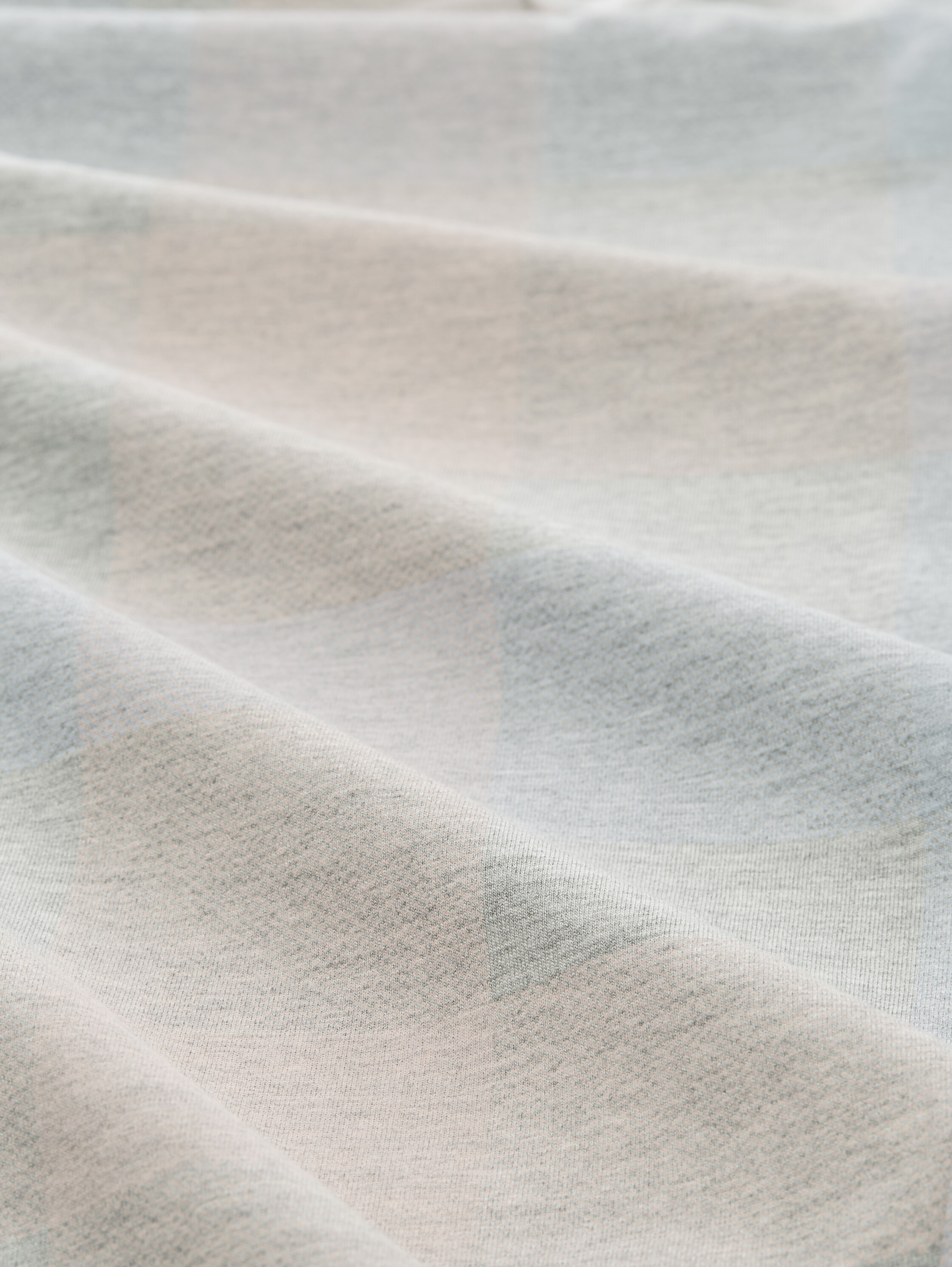 Pyjama in Melange-Optik - grey-medium-check - Material-Ansicht