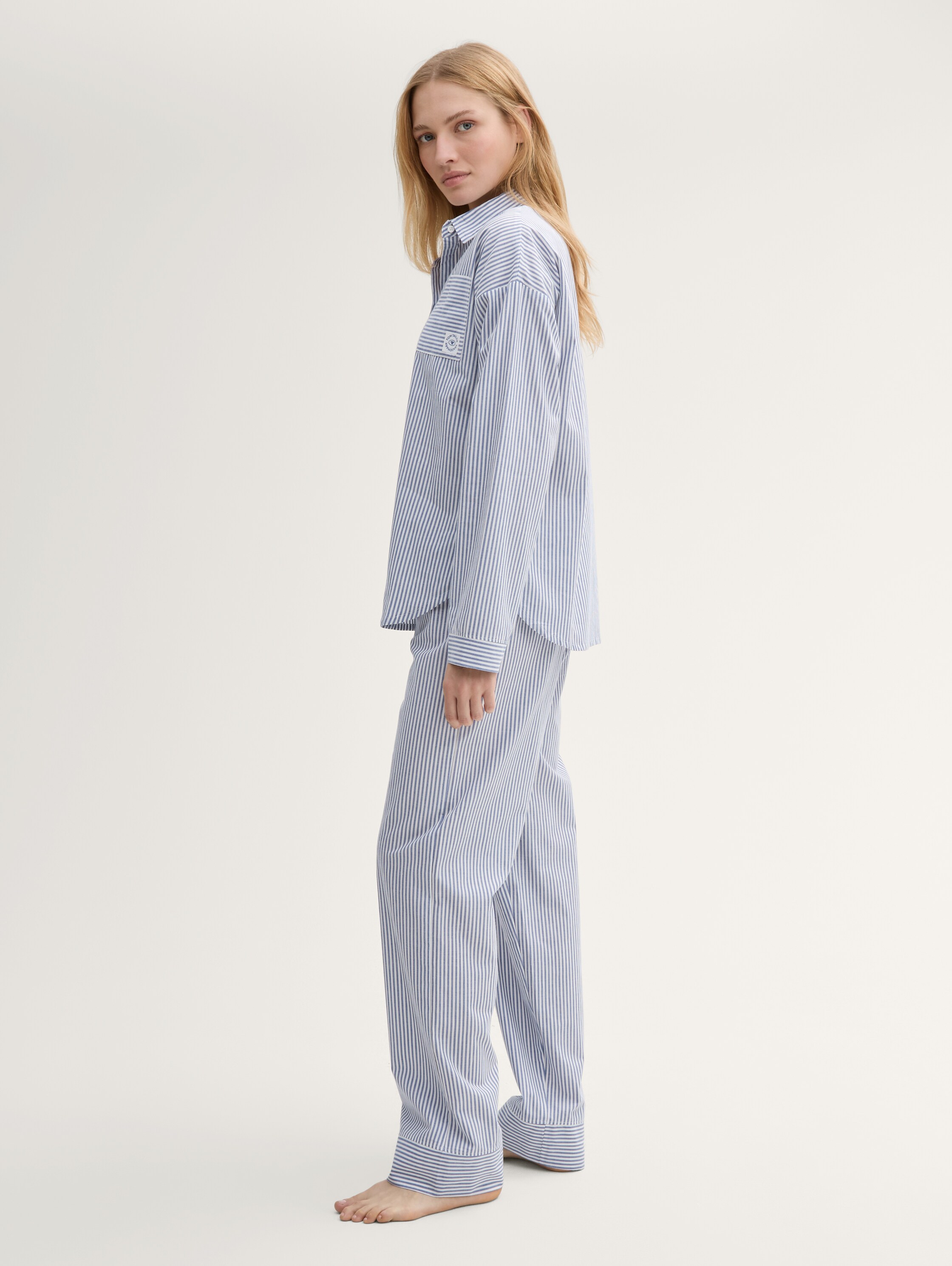 Pyjama-Set mit Streifenmuster - bluemediumvertical_stripe - 