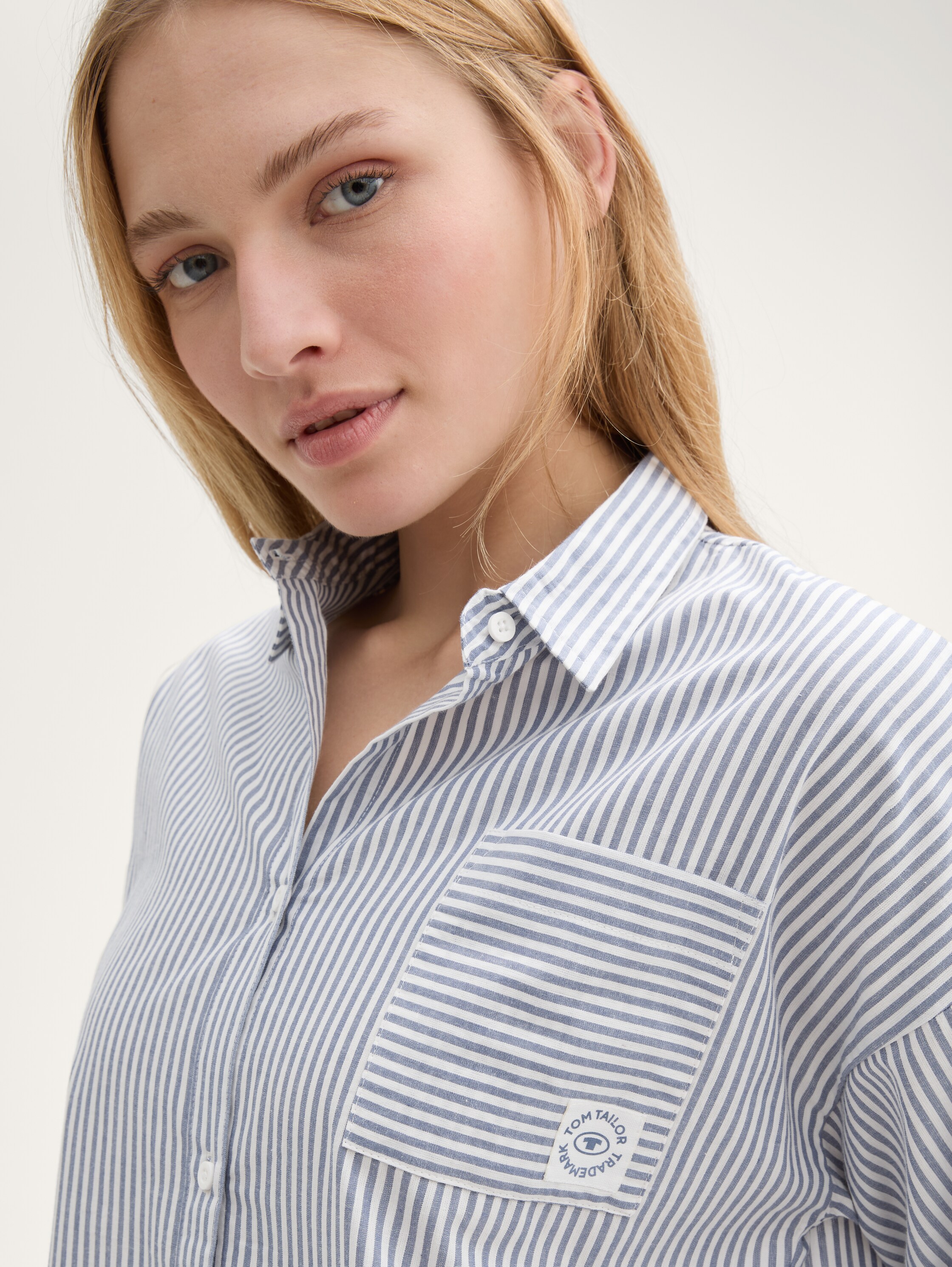 Pyjama-Set mit Streifenmuster - bluemediumvertical_stripe - 