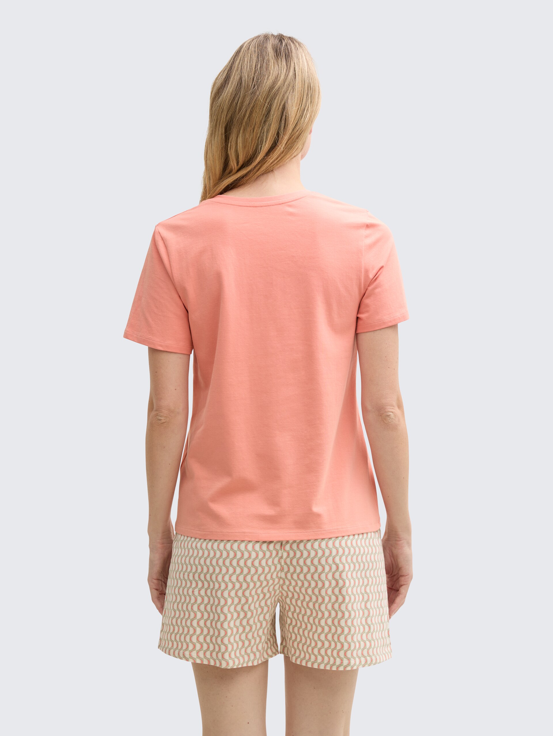 Pyjama-Set mit Allover-Print - red-medium-allover - Model-Rückansicht