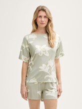Pyjama-Set mit Allover-Print - grün-hell-Allover - Model-Vorderansicht