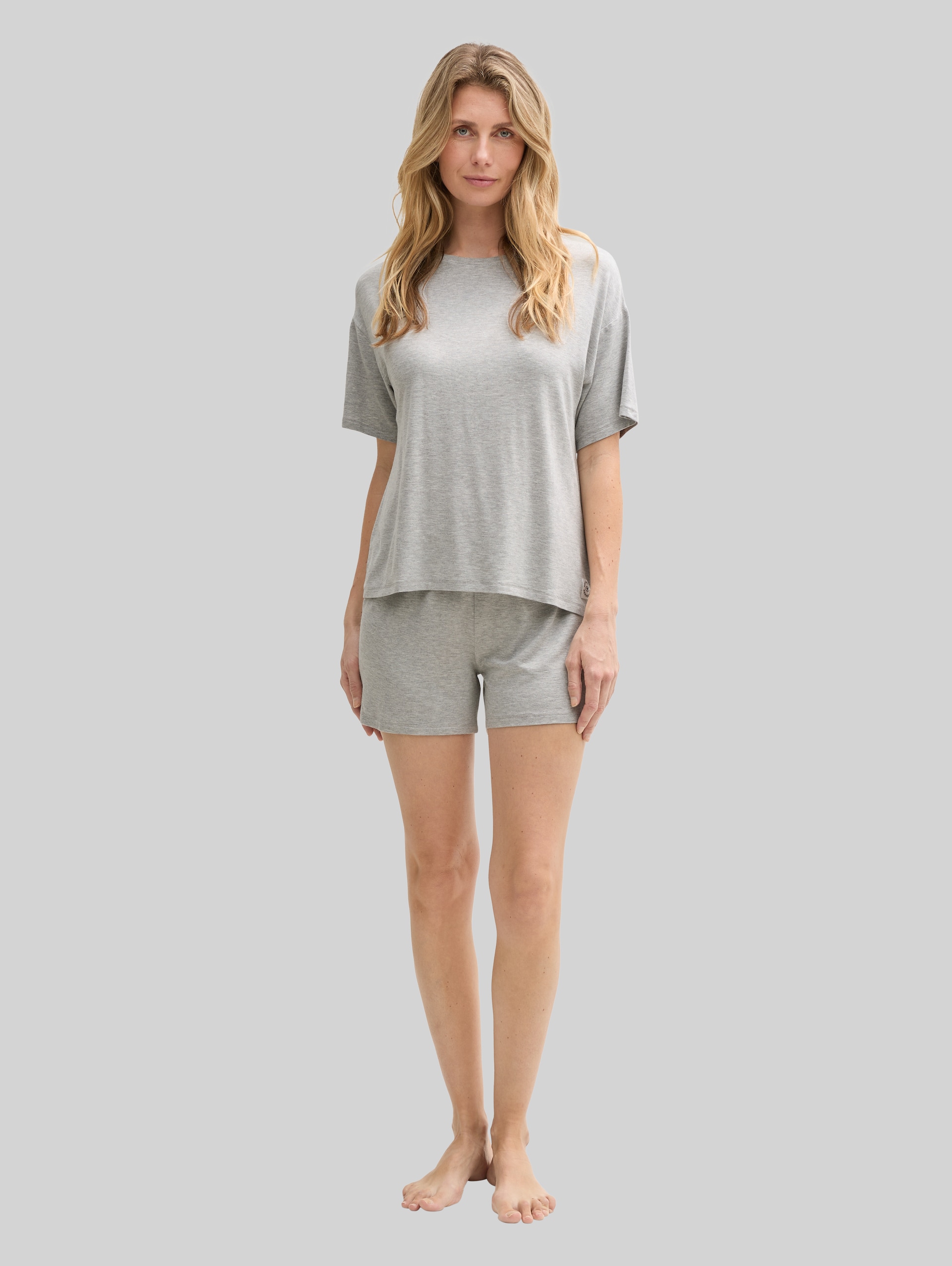 Basic Pyjama-Set - grey-medium-melange - seitliche Model-Ansicht
