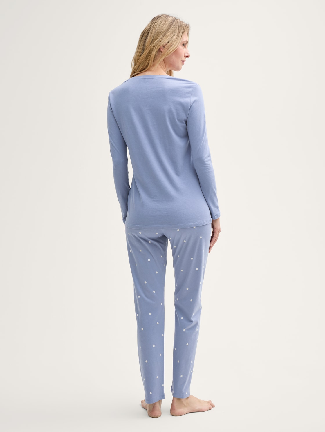 Pyjama-Set mit Punktemuster - blau-mittel-Punkte - Model-Rückansicht