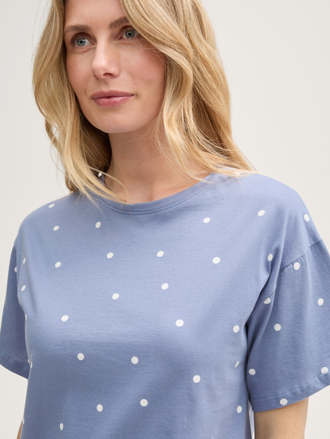 Pyjama set with polka dot pattern - blau-mittel-Punkte - Detail model view