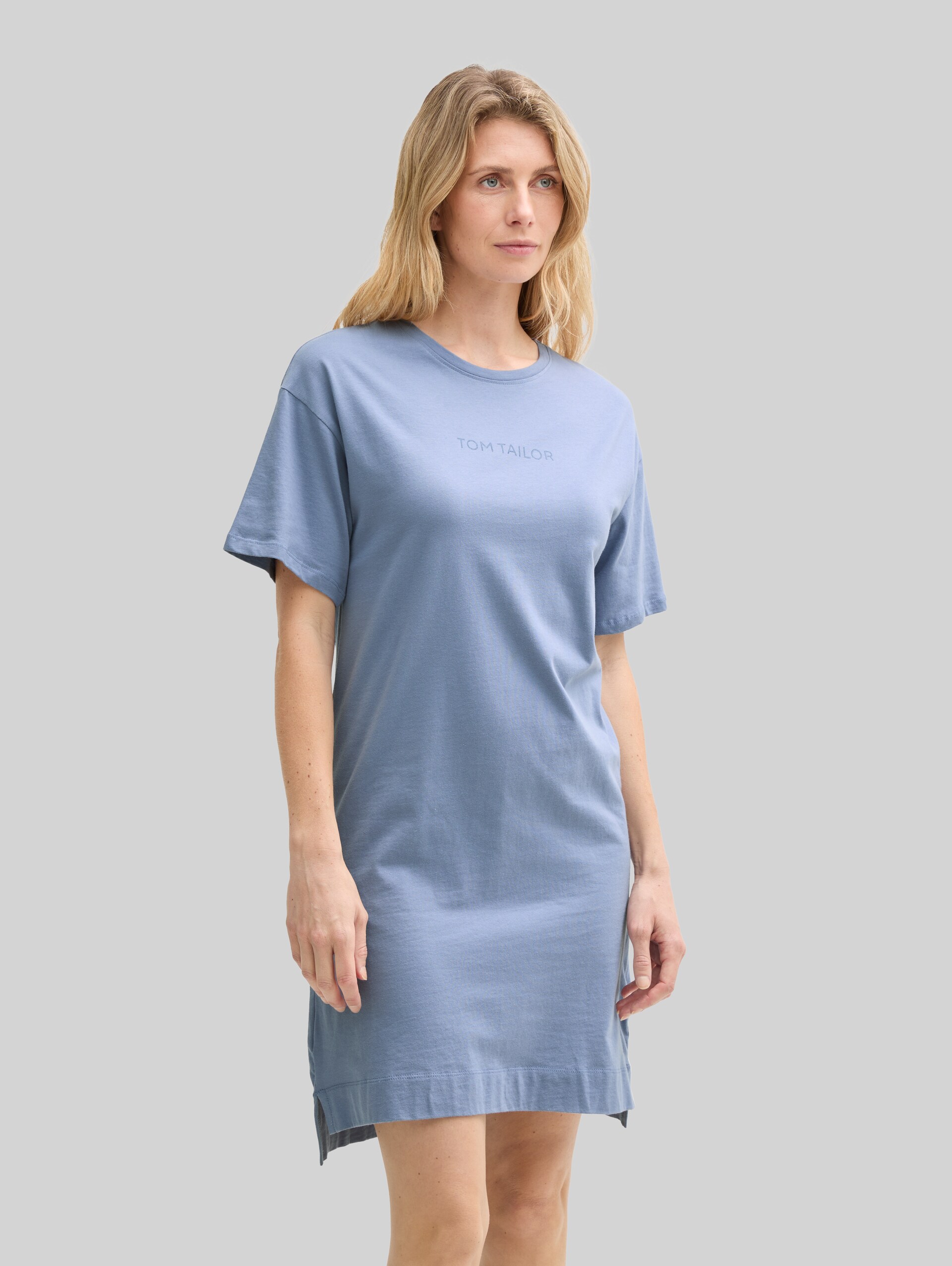 Nachthemd mit Logo Print - blue-medium-solid - Model-Vorderansicht