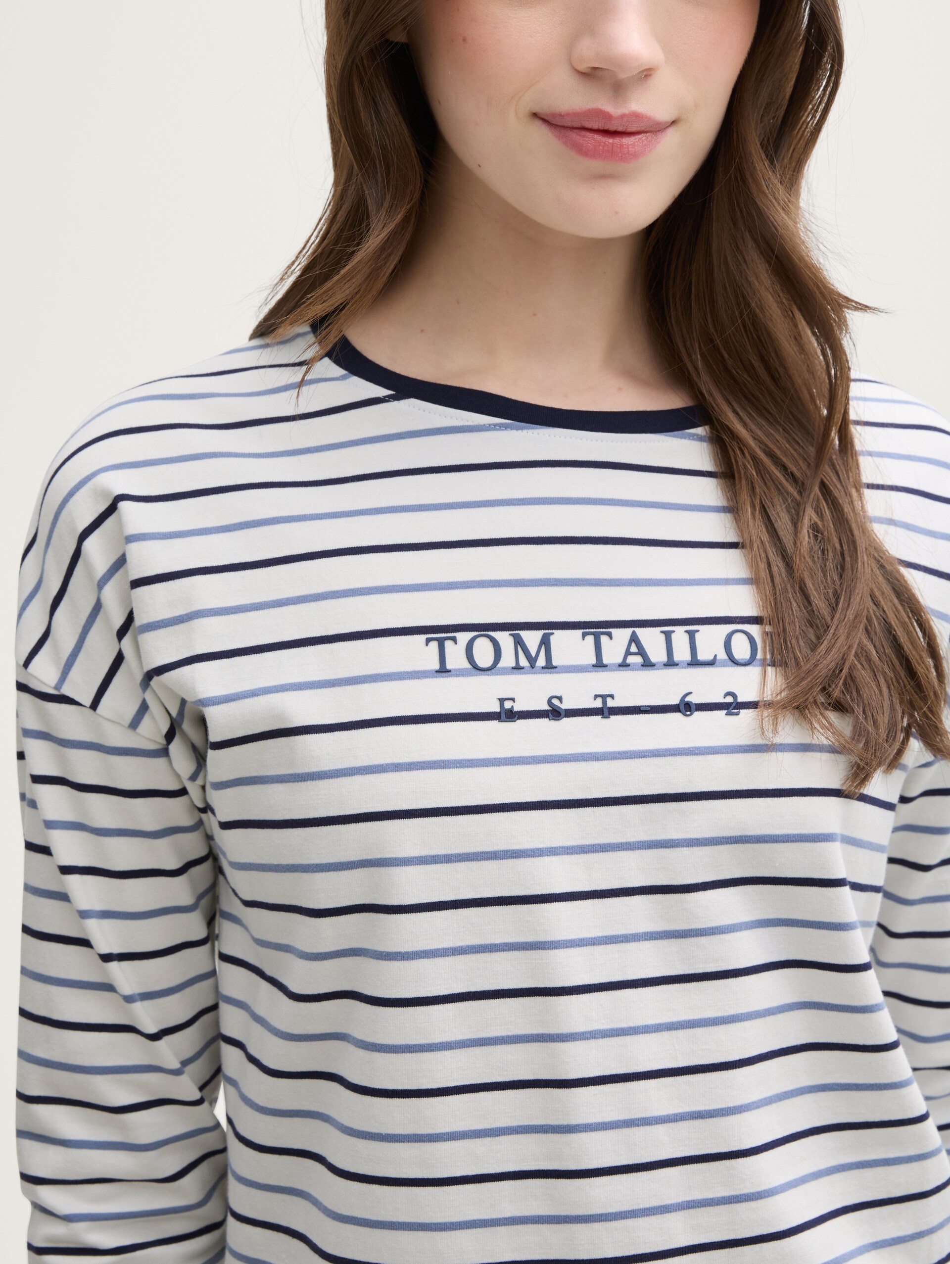 Pyjamaset met gestreept patroon - blue stripe - Detailaanzicht model