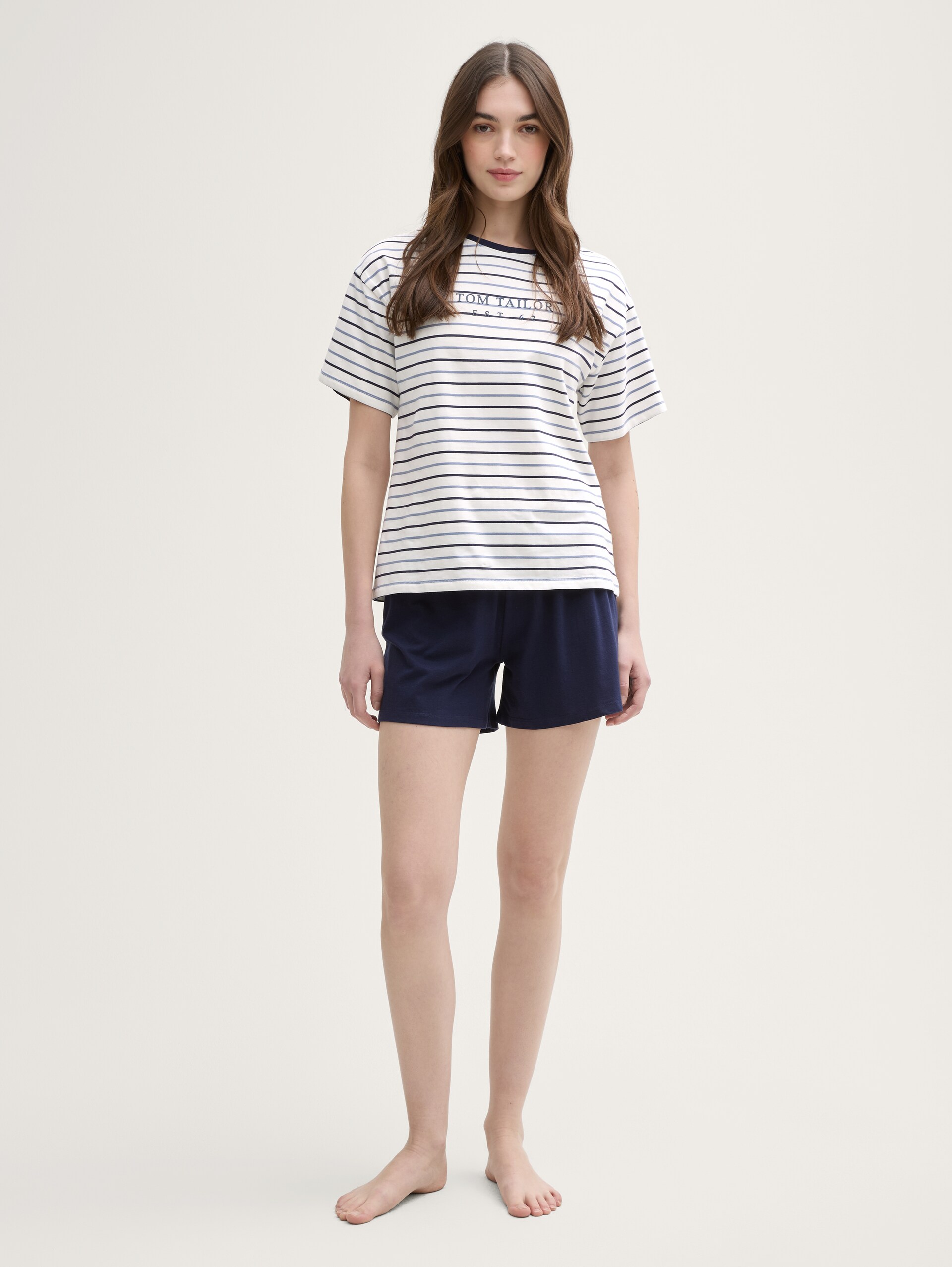 Pyjamaset met gestreept patroon - blue stripe - zijaanzicht model