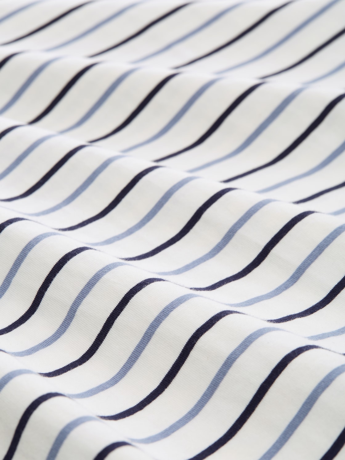 Nachthemd mit Streifenmuster - white-medium-horizontal stripe - Material-Ansicht