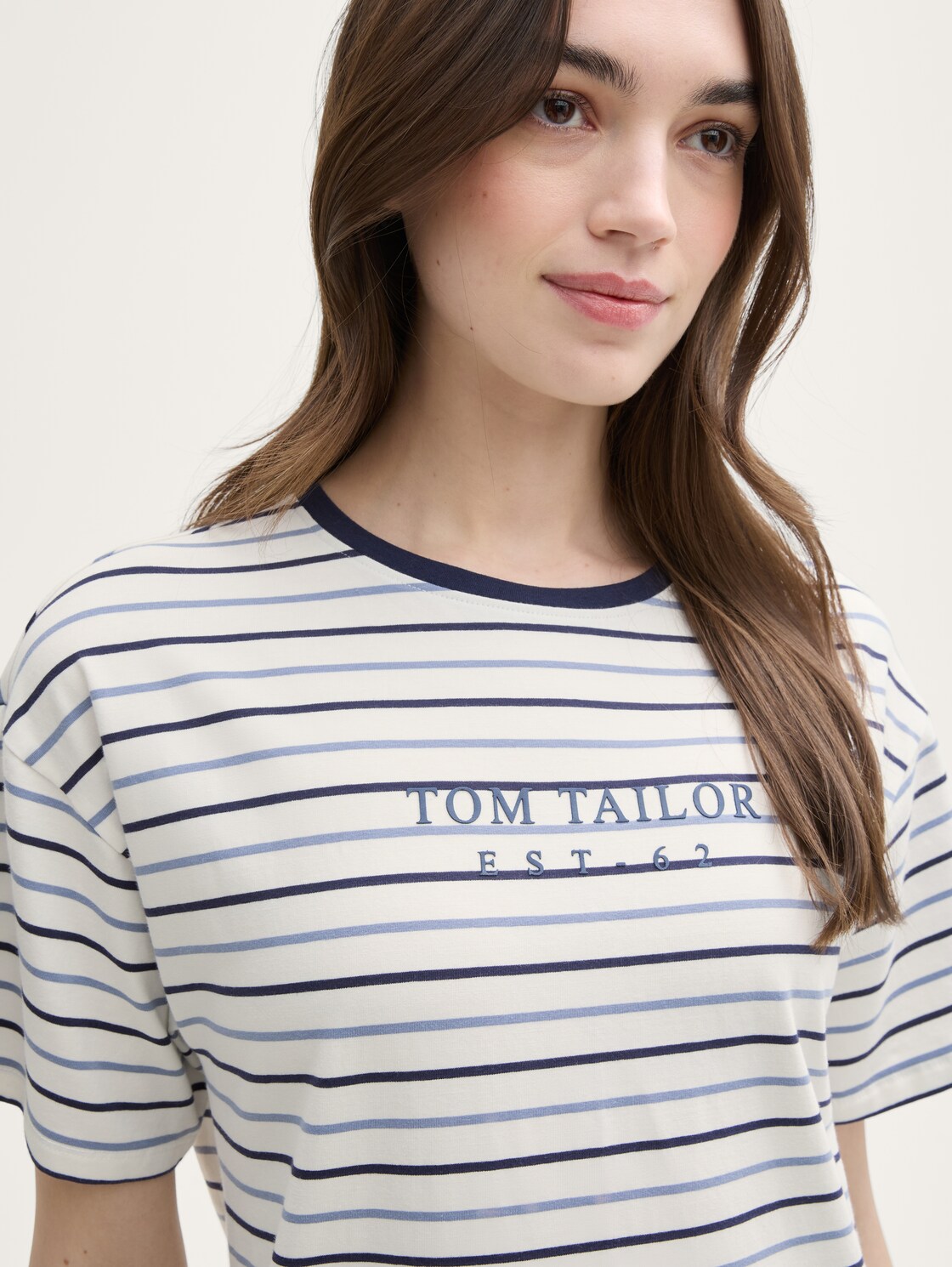 Nachthemd mit Streifenmuster - white-medium-horizontal stripe - Detail-Model-Ansicht