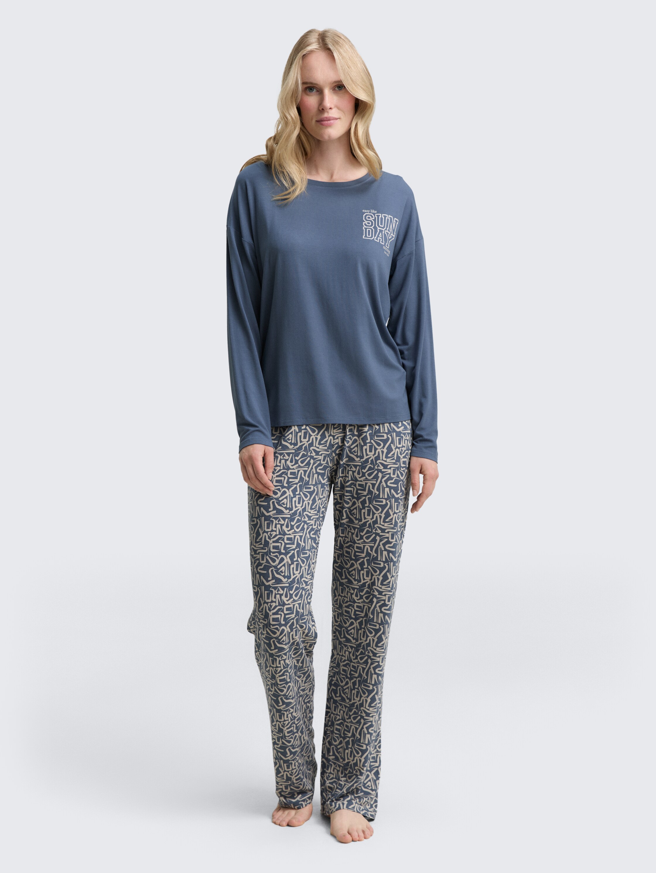Pyjama set with all-over print - blue-medium-allover - Model front view