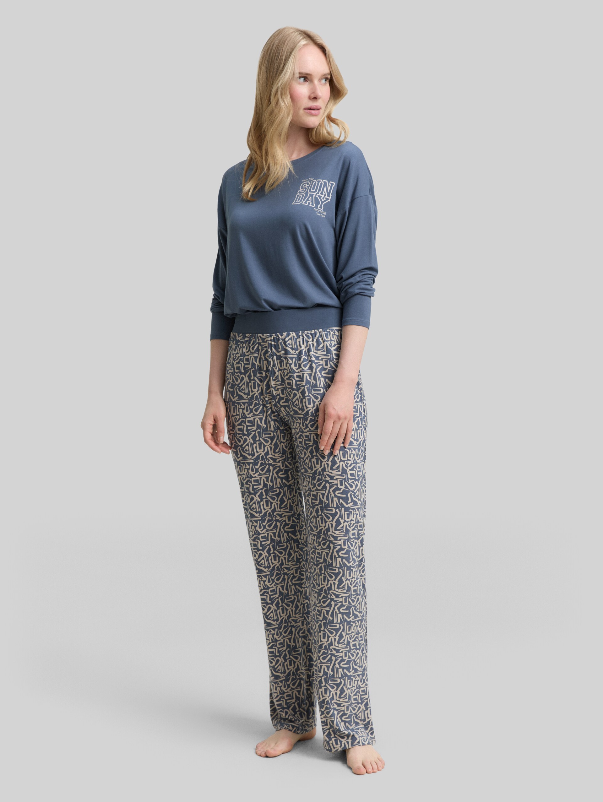 Pyjama set with all-over print - blue-medium-allover - side model view