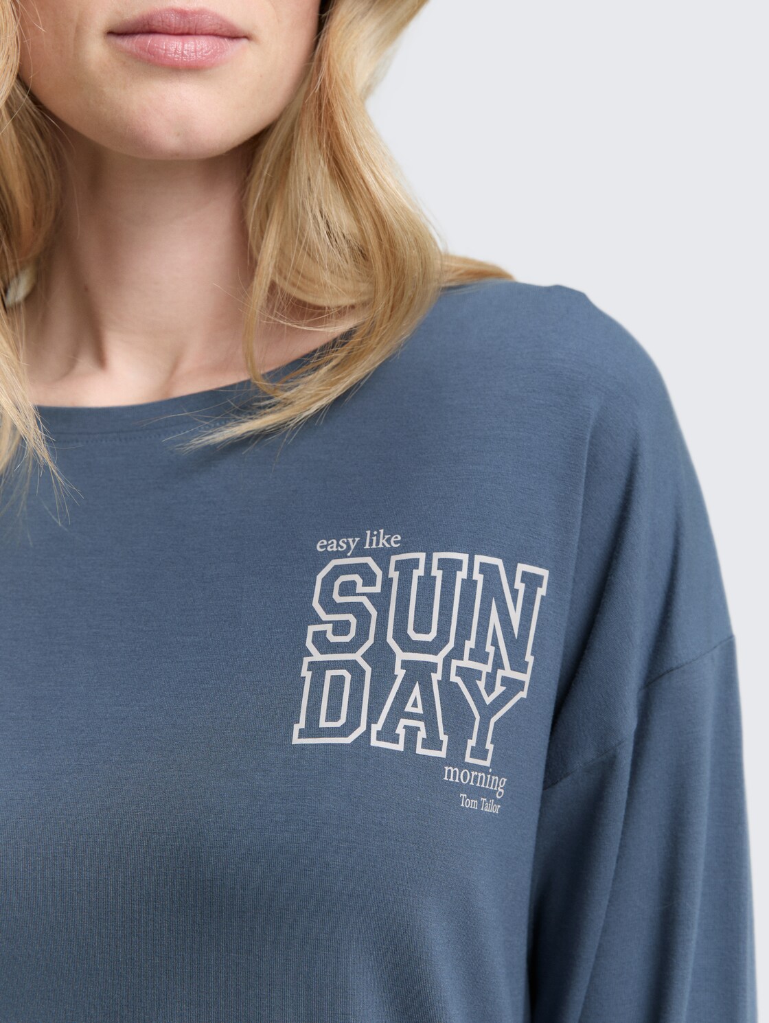 Pyjama-Set mit Allover-Print - blue-medium-allover - Detail-Model-Ansicht