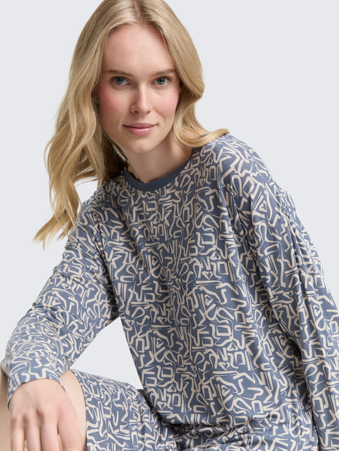 Patterned nightdress - blue-medium-allover - Detail model view