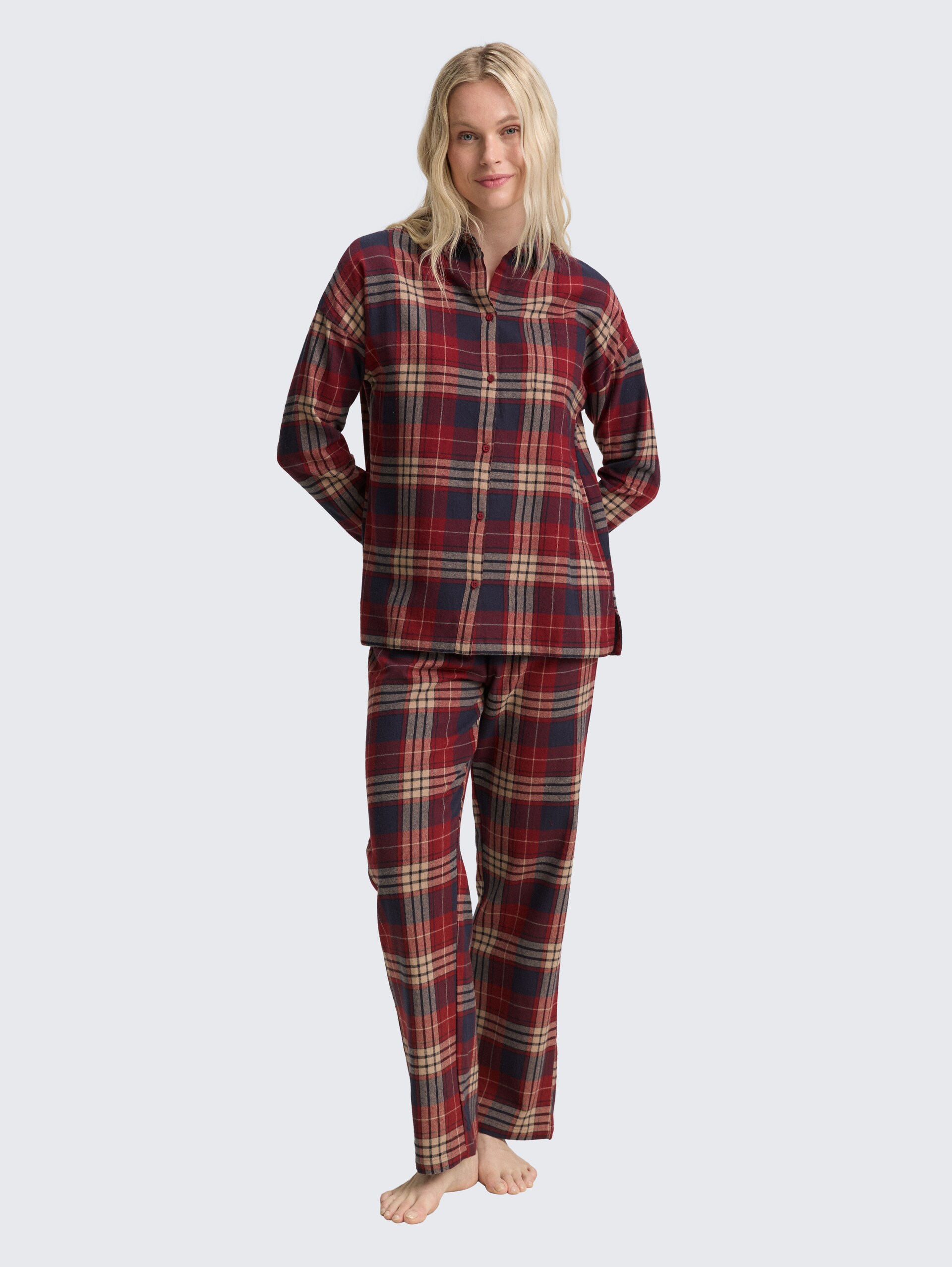 Pyjama-Set mit Karomuster - red-medium-check - Model-Vorderansicht