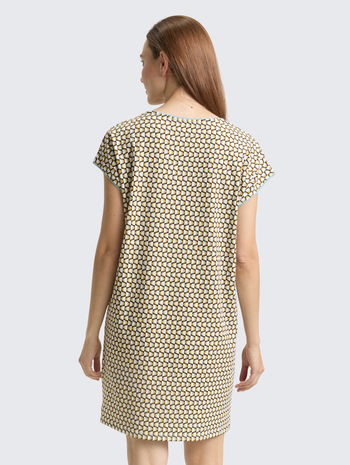 Nachthemd mit Muster - schwarz-mittel-Allover - Model-Rückansicht