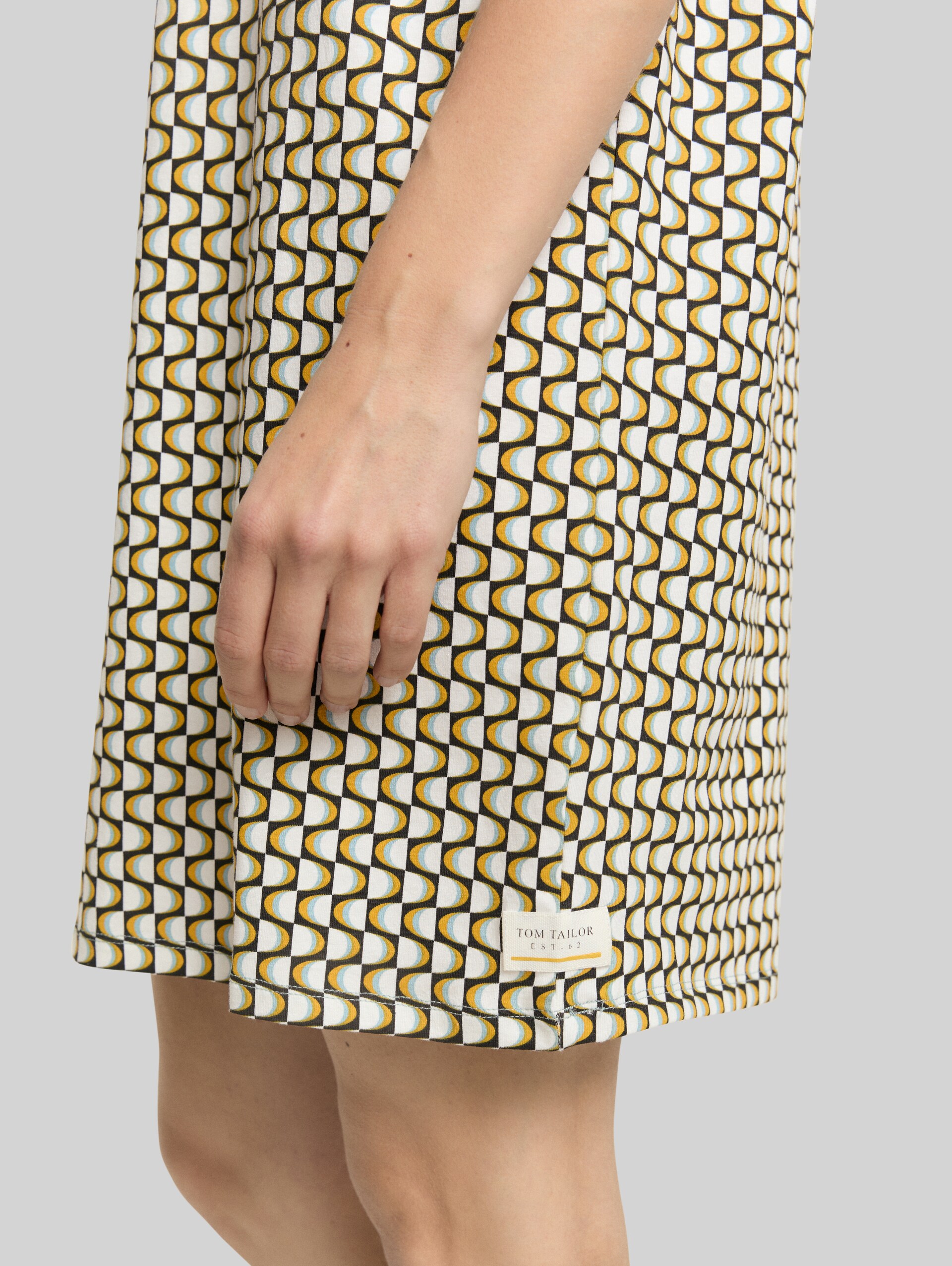 Nachthemd mit Muster - schwarz-mittel-Allover - Detail-Model-Ansicht