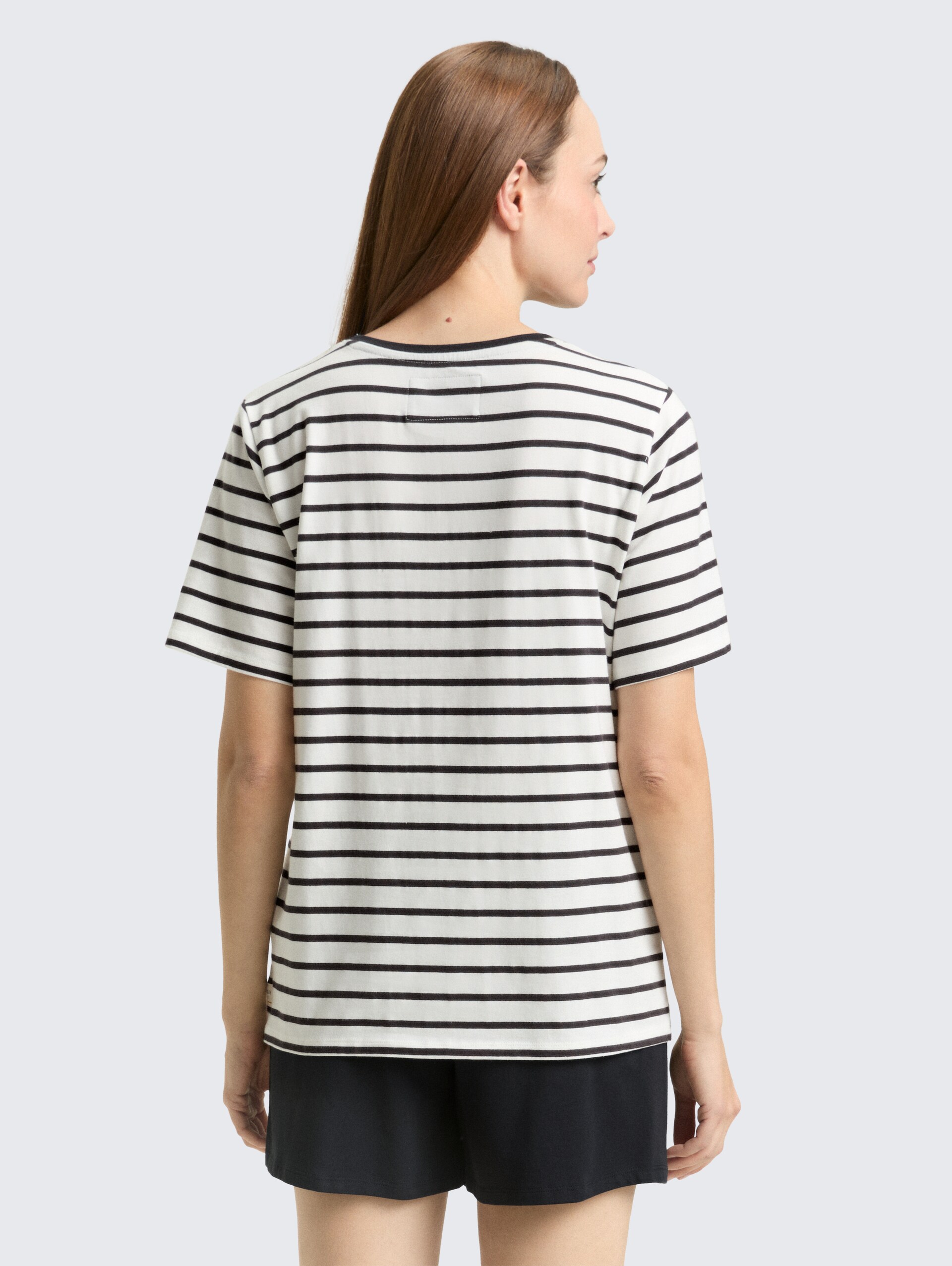 Ensemble pyjama à rayures - black-medium-striped - Vue arrière du modèle