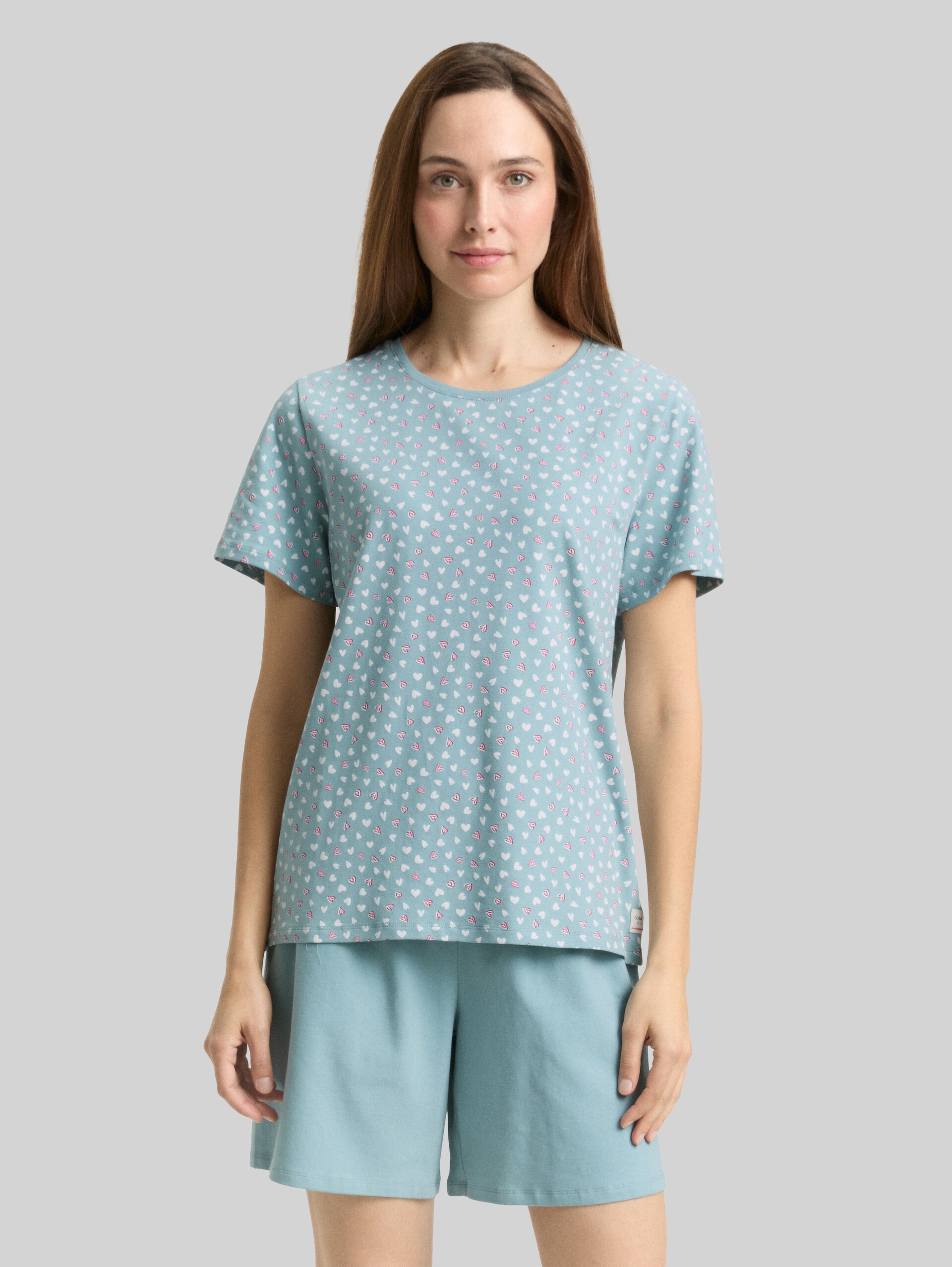 Pyjama set with heart pattern - blue-medium-allover - Model front view