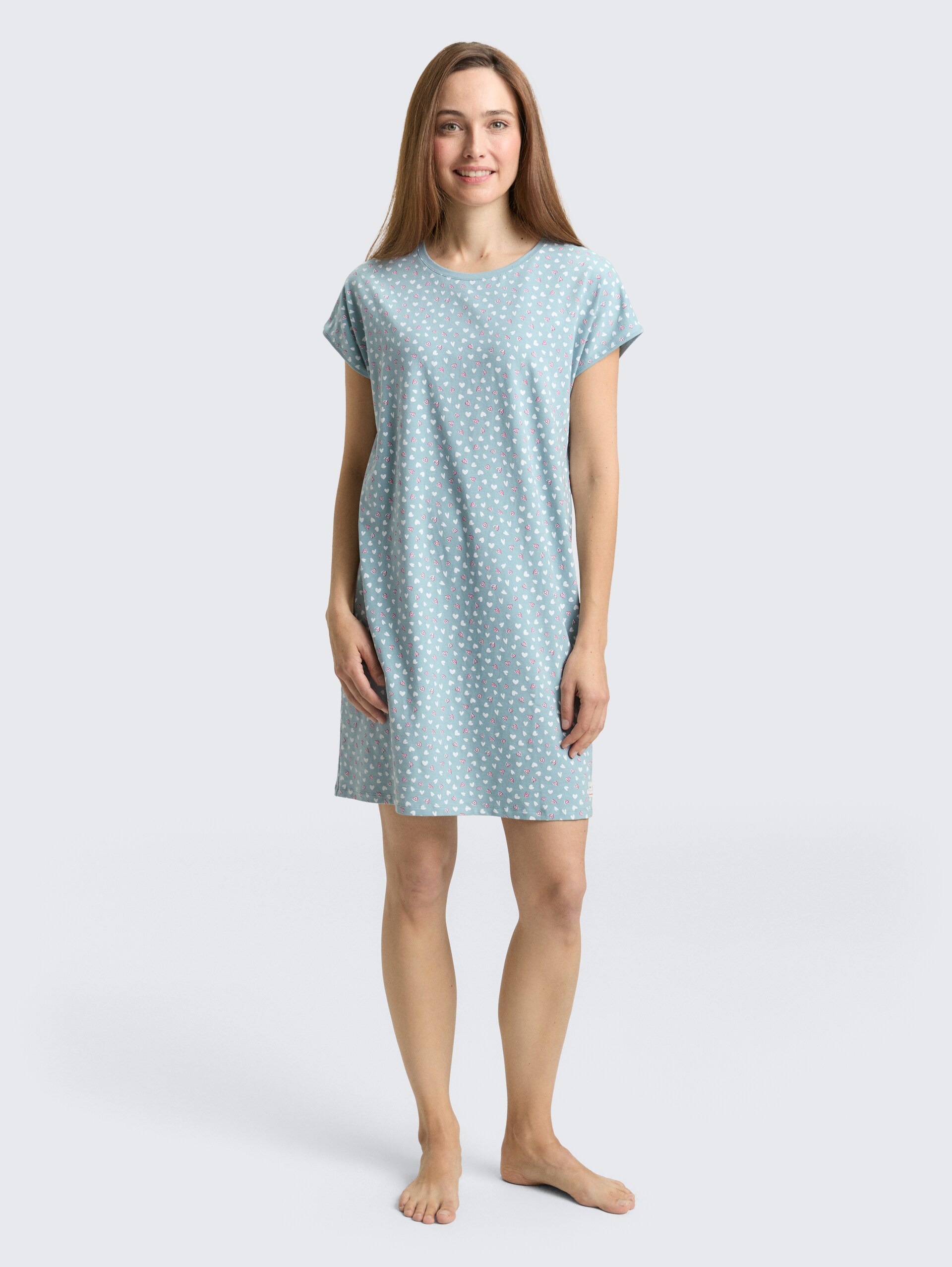 Nachthemd mit Herz-Muster - blue-medium-allover - seitliche Model-Ansicht