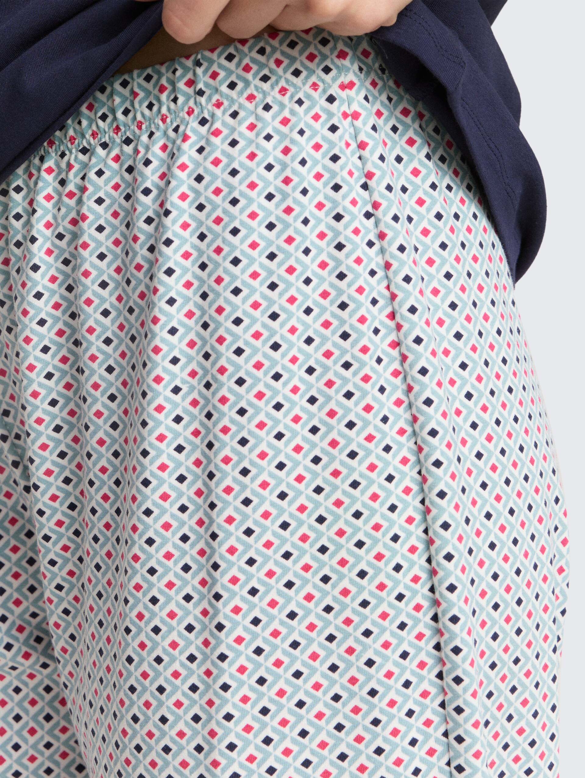 Pyjama-Set - blue-dark-allover - Detail-Model-Ansicht