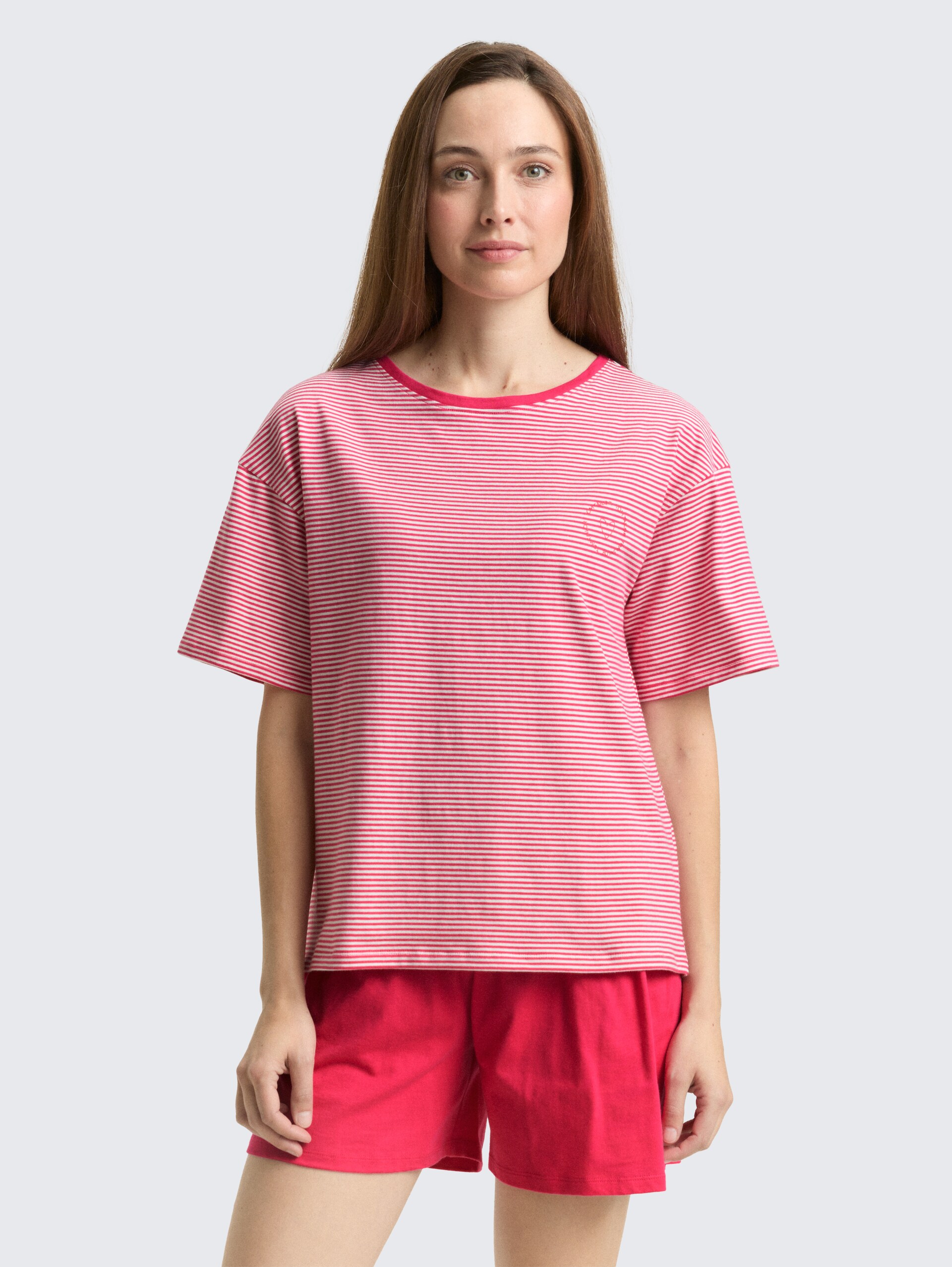 Pyjamaset met gestreept patroon - red-medium-horizontal stripe - Model vooraanzicht
