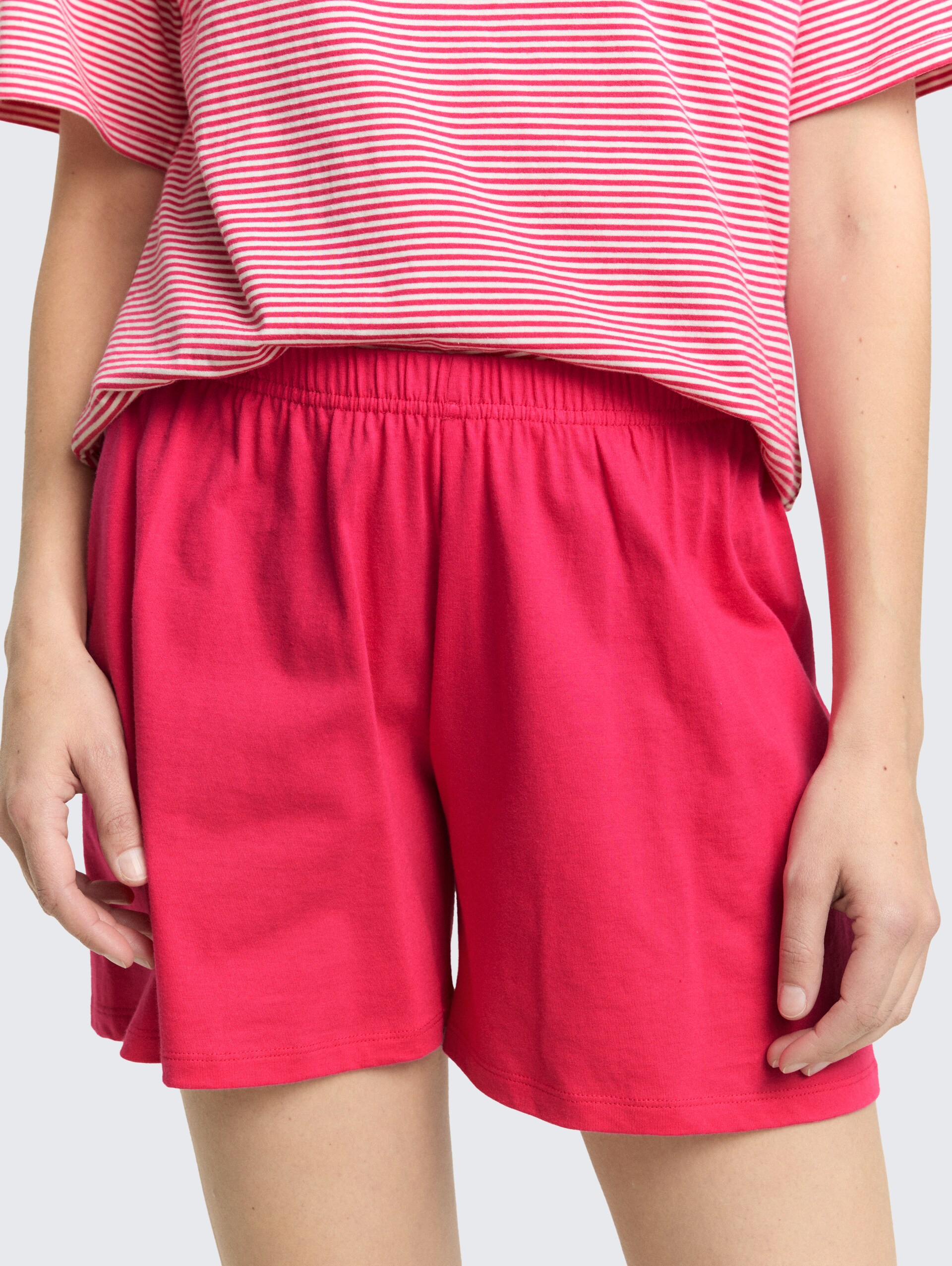 Pyjamaset met gestreept patroon - red-medium-horizontal stripe - Detailaanzicht model