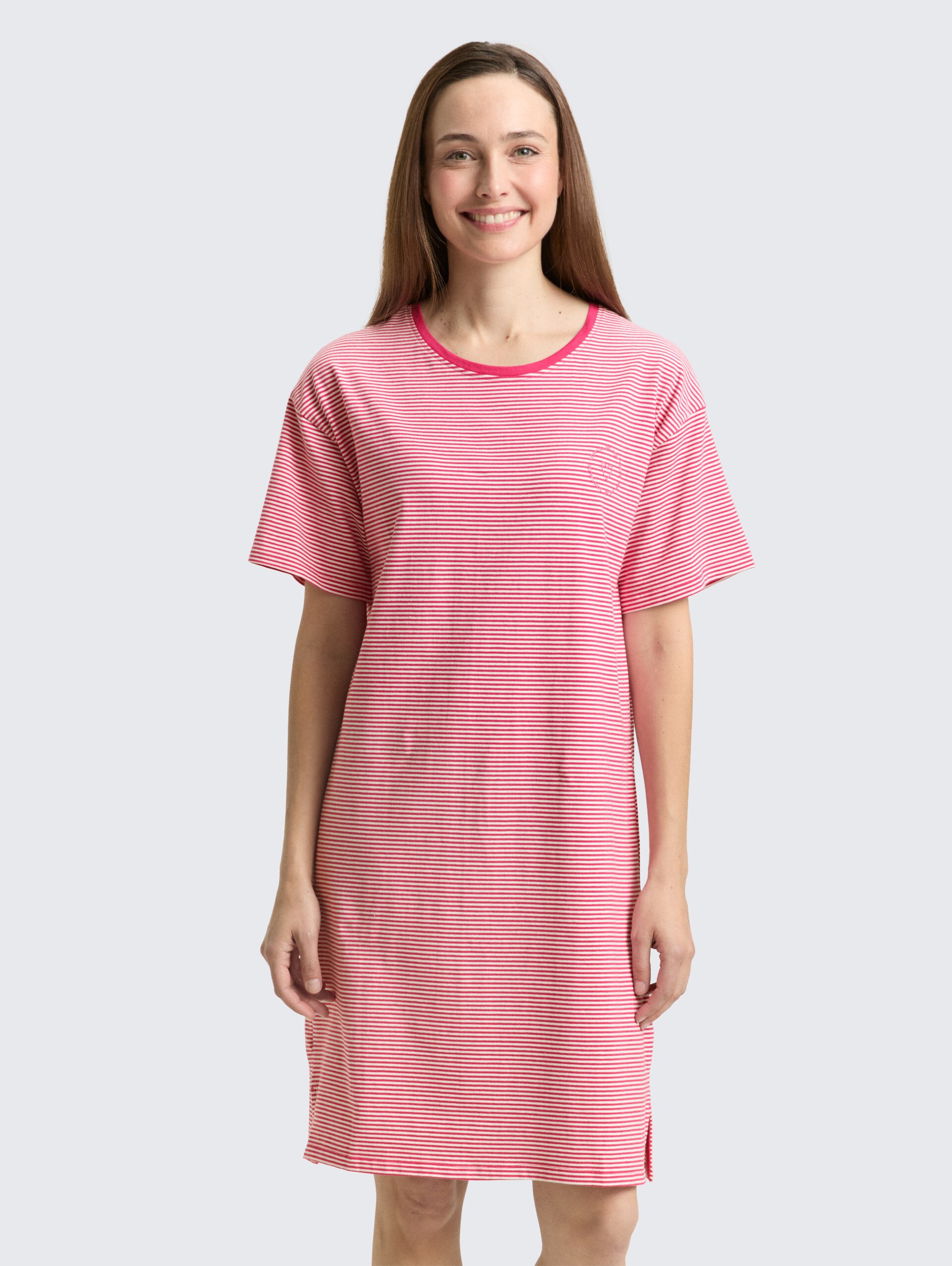 Nachthemd mit Streifenmuster - red-medium-horizontal stripe - Model-Vorderansicht