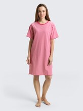 Nachthemd mit Streifenmuster - red-medium-horizontal stripe - seitliche Model-Ansicht