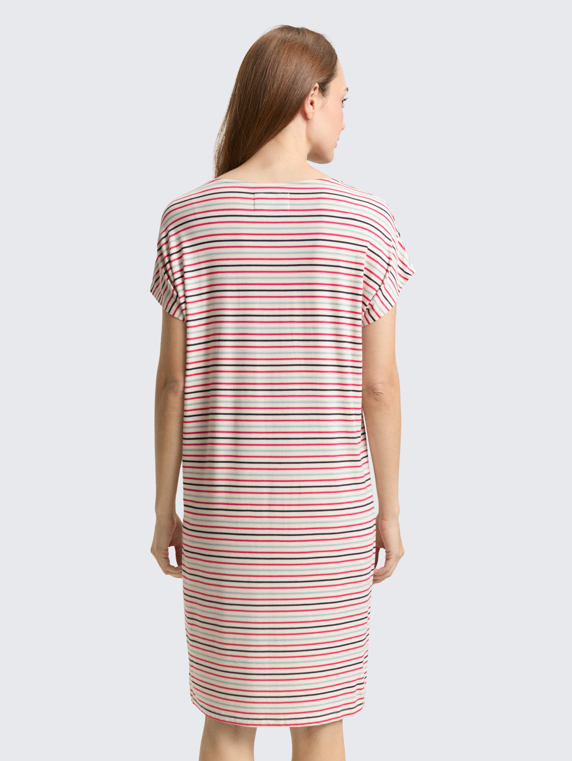 Nachthemd mit Streifenmuster - white-medium-horizontal stripe - Model-Rückansicht