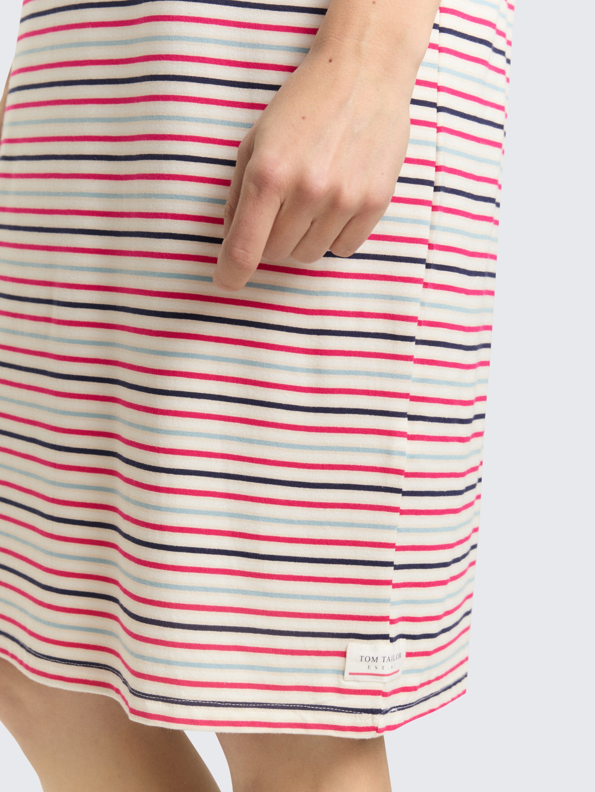 Nachthemd mit Streifenmuster - white-medium-horizontal stripe - Detail-Model-Ansicht