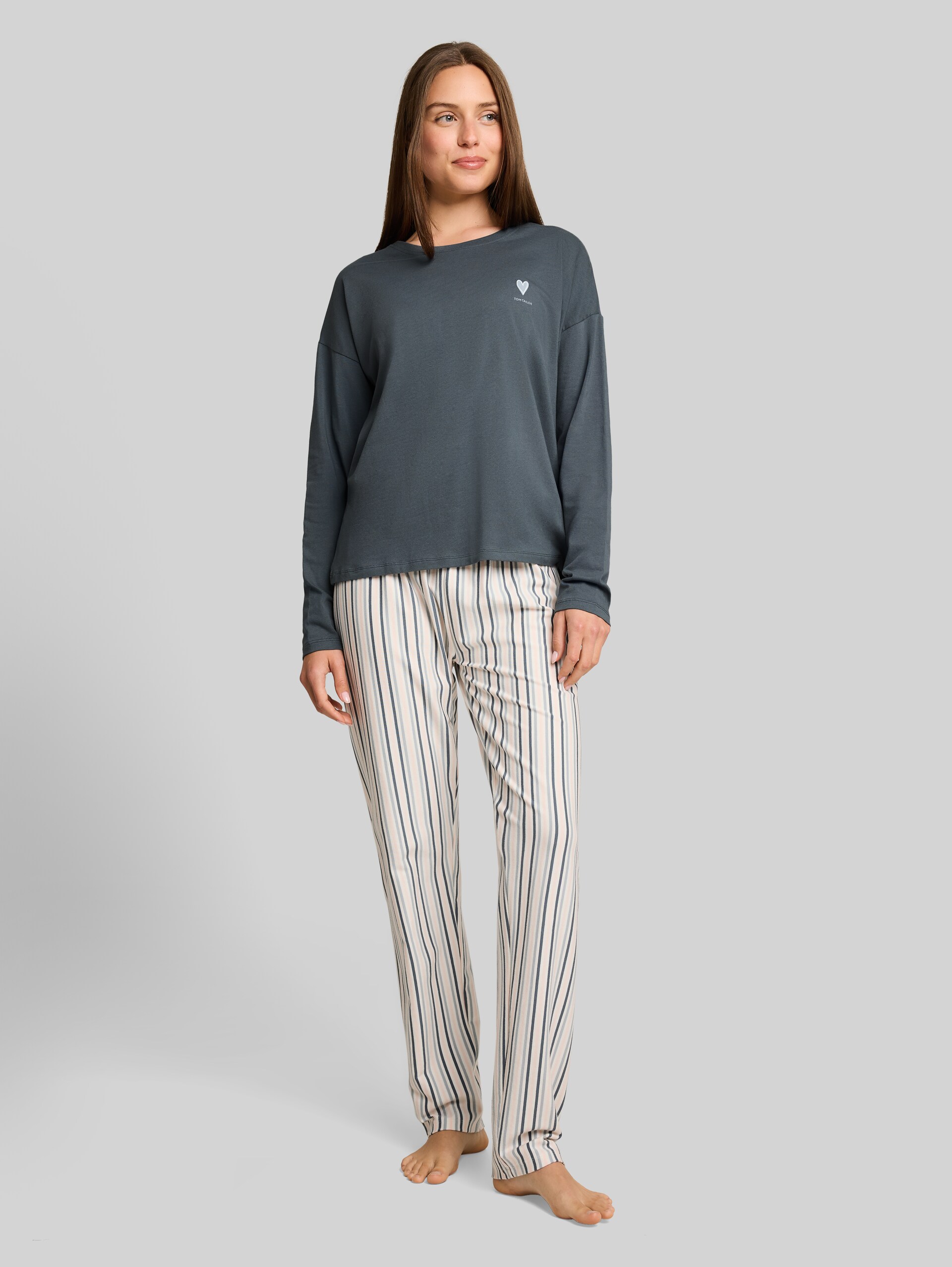 Pyjamaset met streepmotief van katoen - green-medium-stripes - Model vooraanzicht