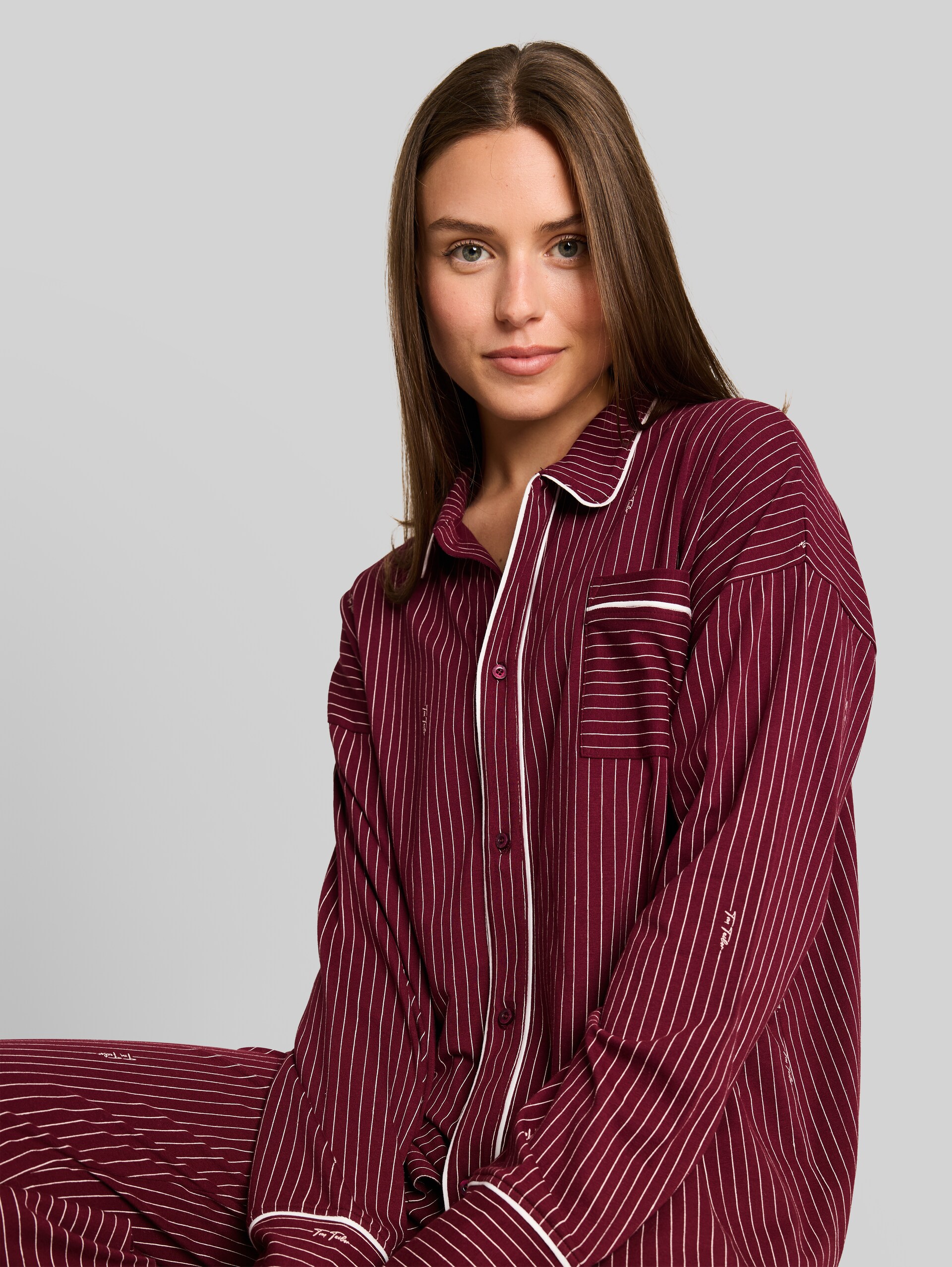 Pyjamaset met streepmotief - red-medium-stripes - Detailaanzicht model