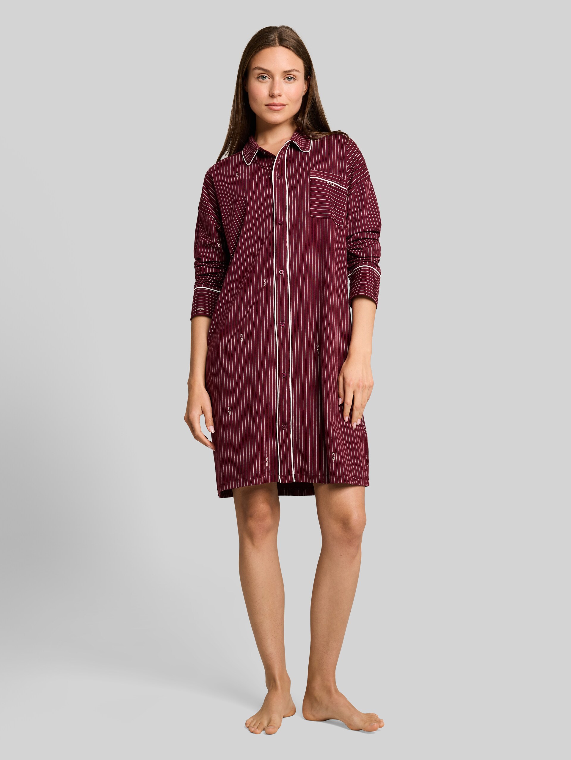 Nachtjapon met streepmotief - red-medium-stripes - zijaanzicht model