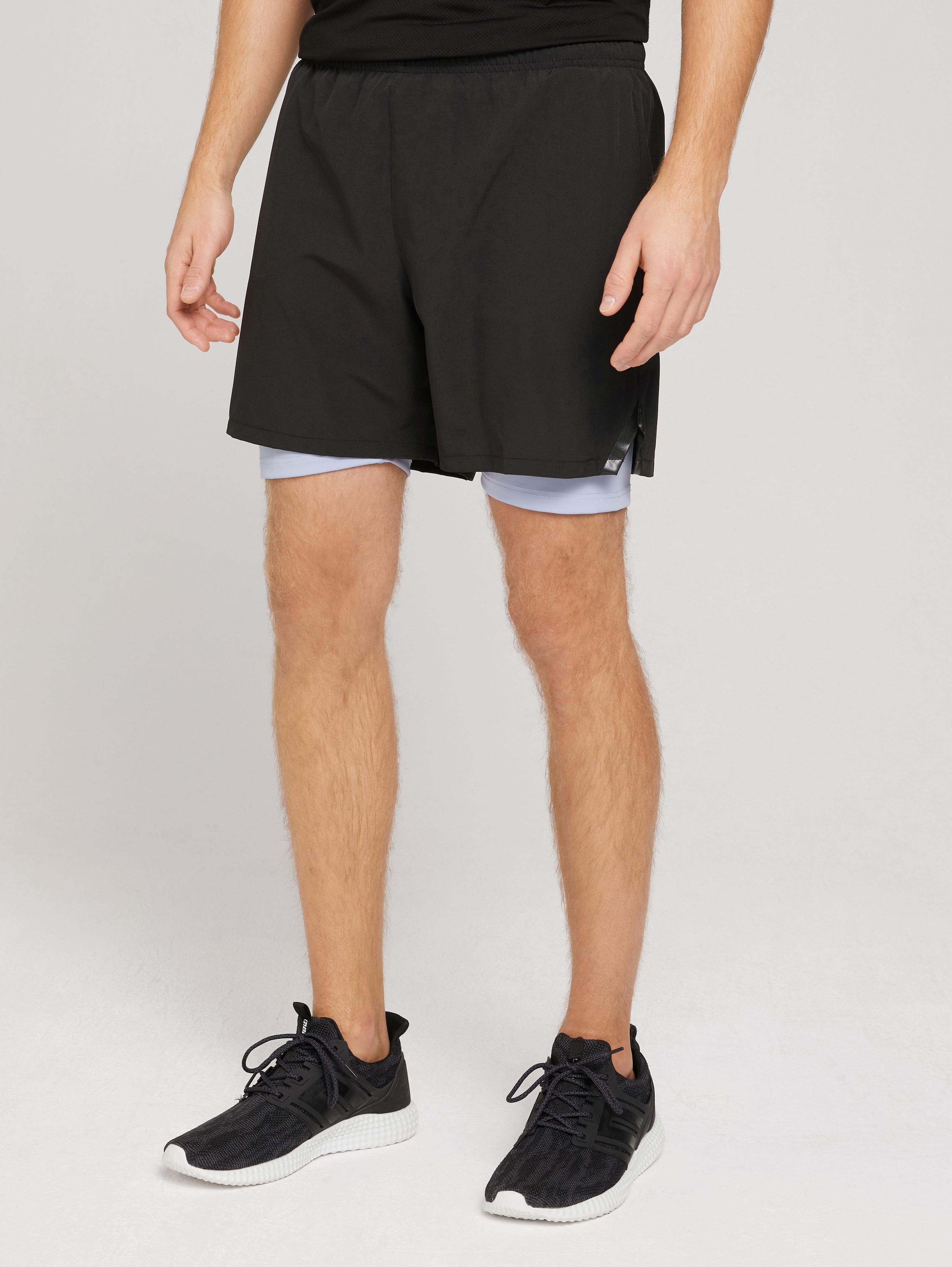 Functional shorts 2 in 1 - black - Model front view