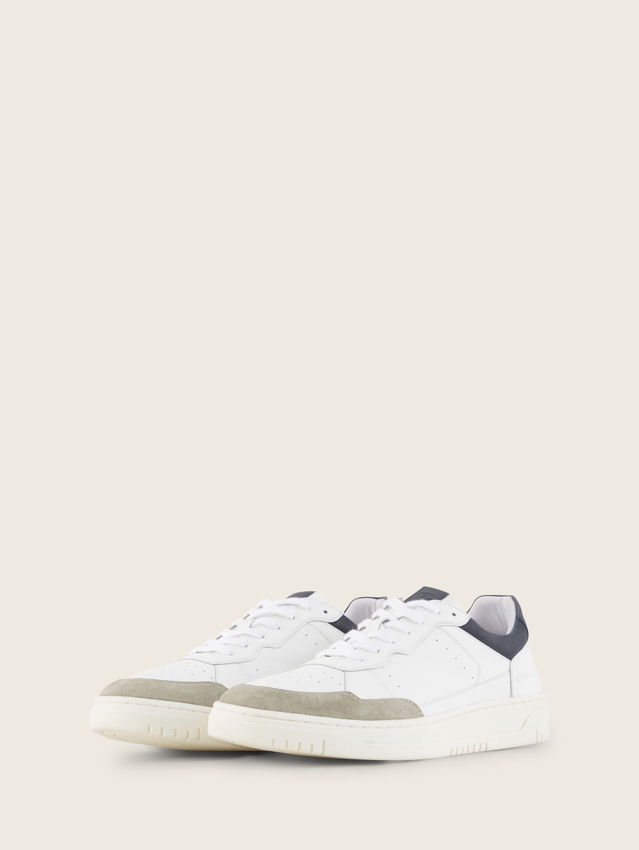 Sneaker aus Leder - whitenavy -