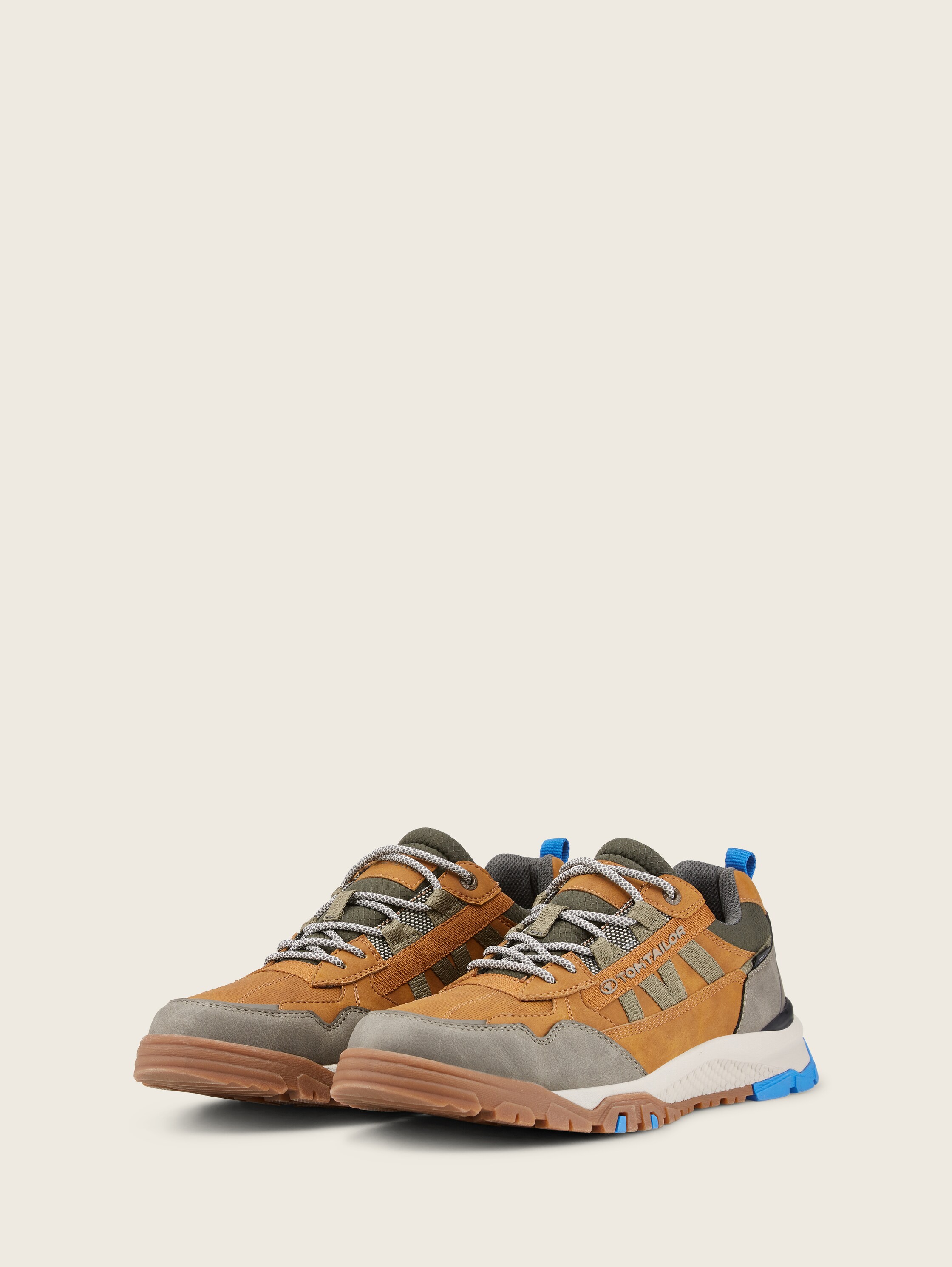 Gemusterter Sneaker - 2