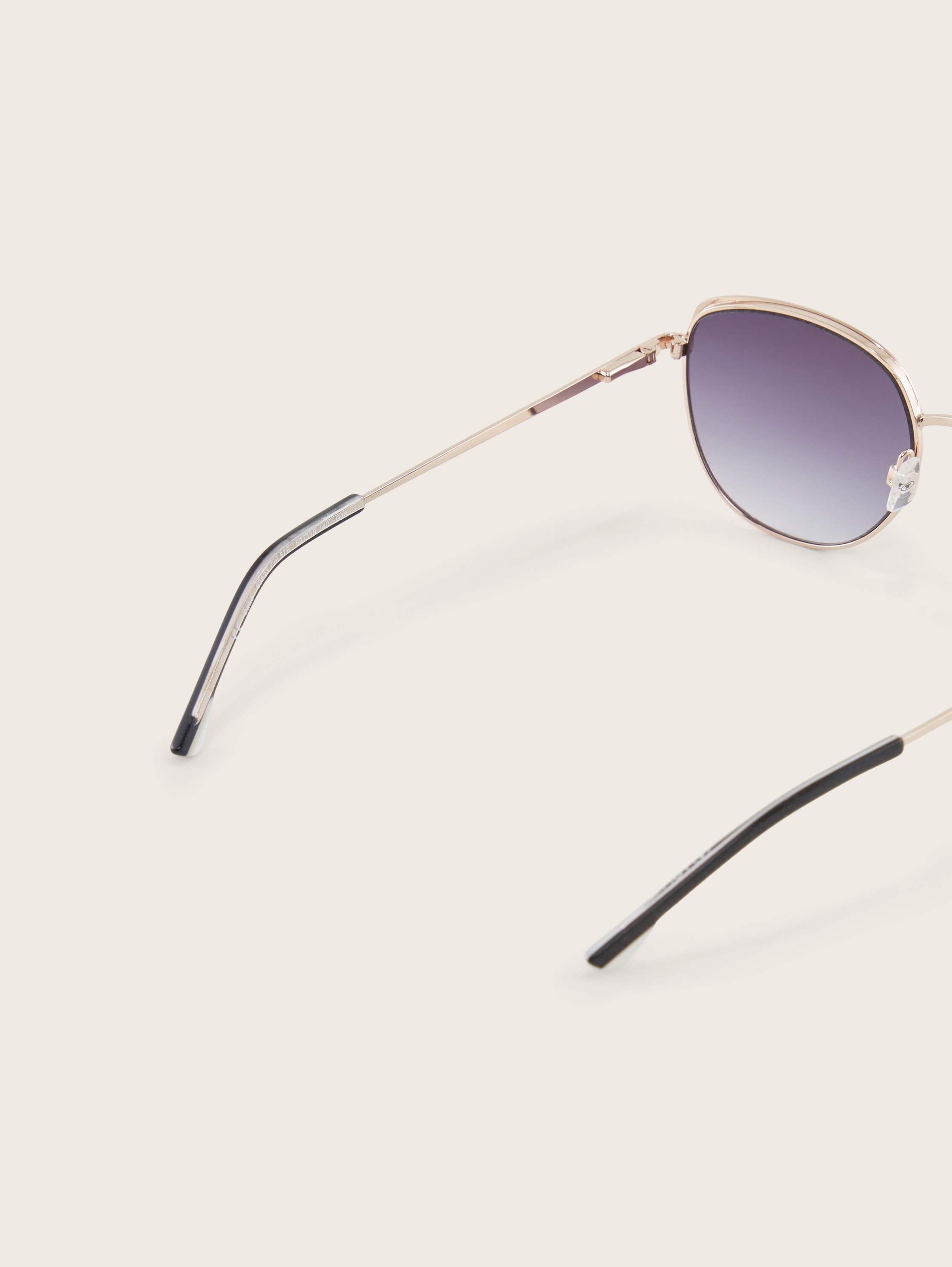 Cat-Eye-Sonnenbrille mit leicht runden Gläsern - 5
