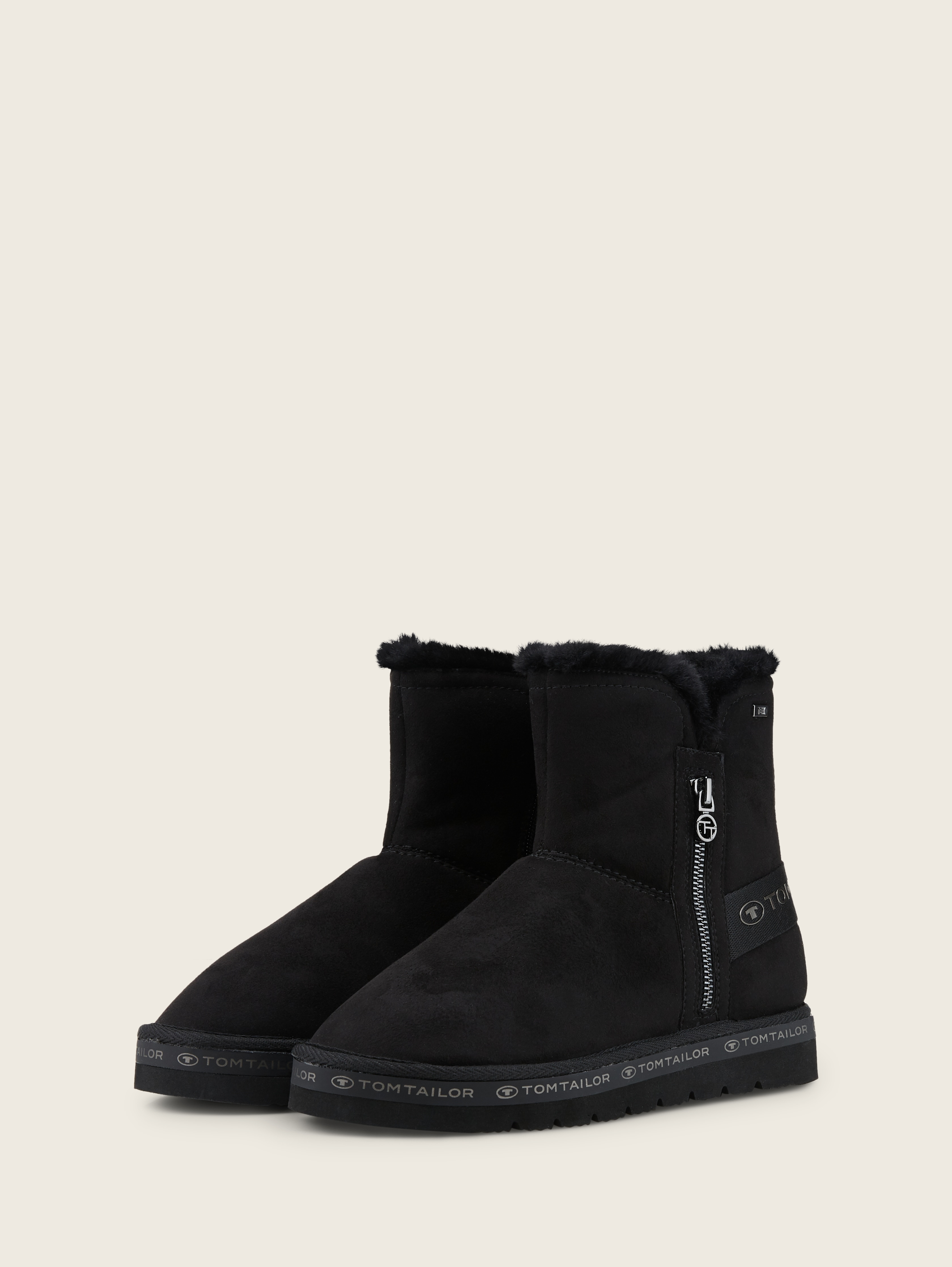 Gefütterte Stiefeletten von Women, black