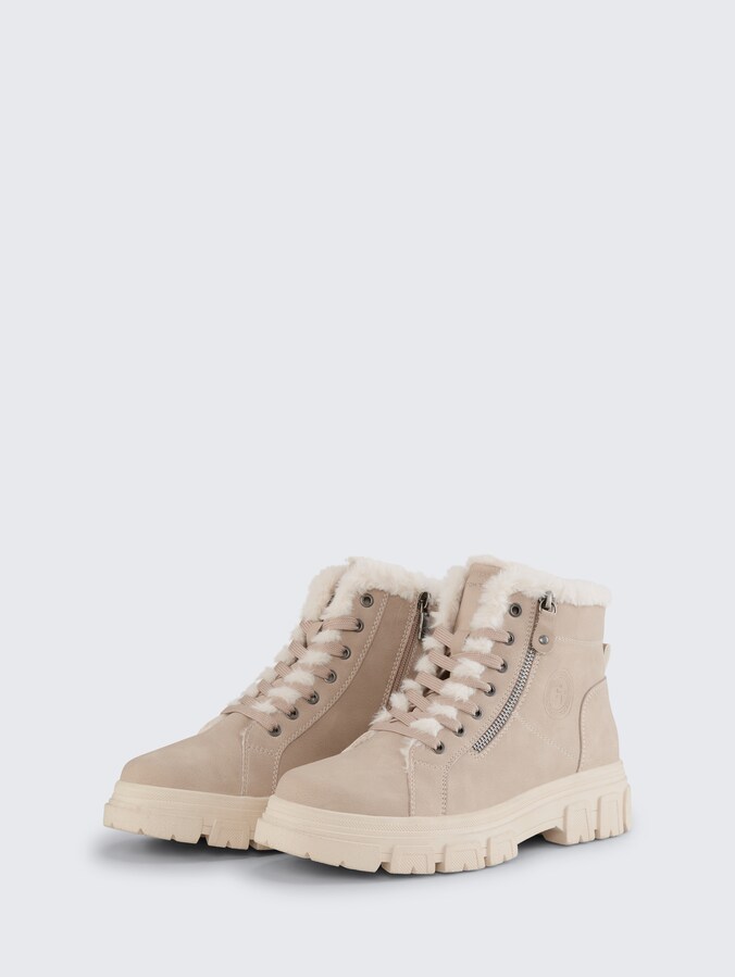 Gefütterte Stiefel mit Fellimitat von Women, cream