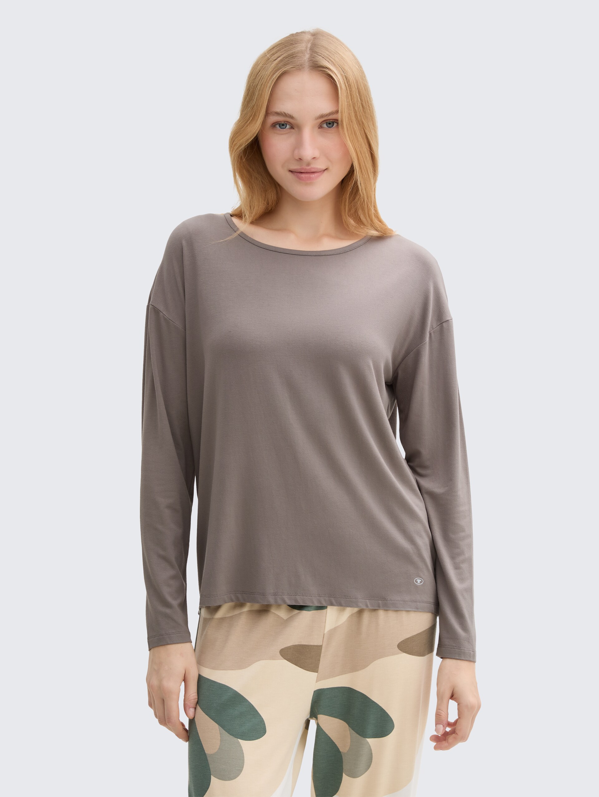 Loungewear Langarmshirt - grey-medium-solid - Model-Vorderansicht