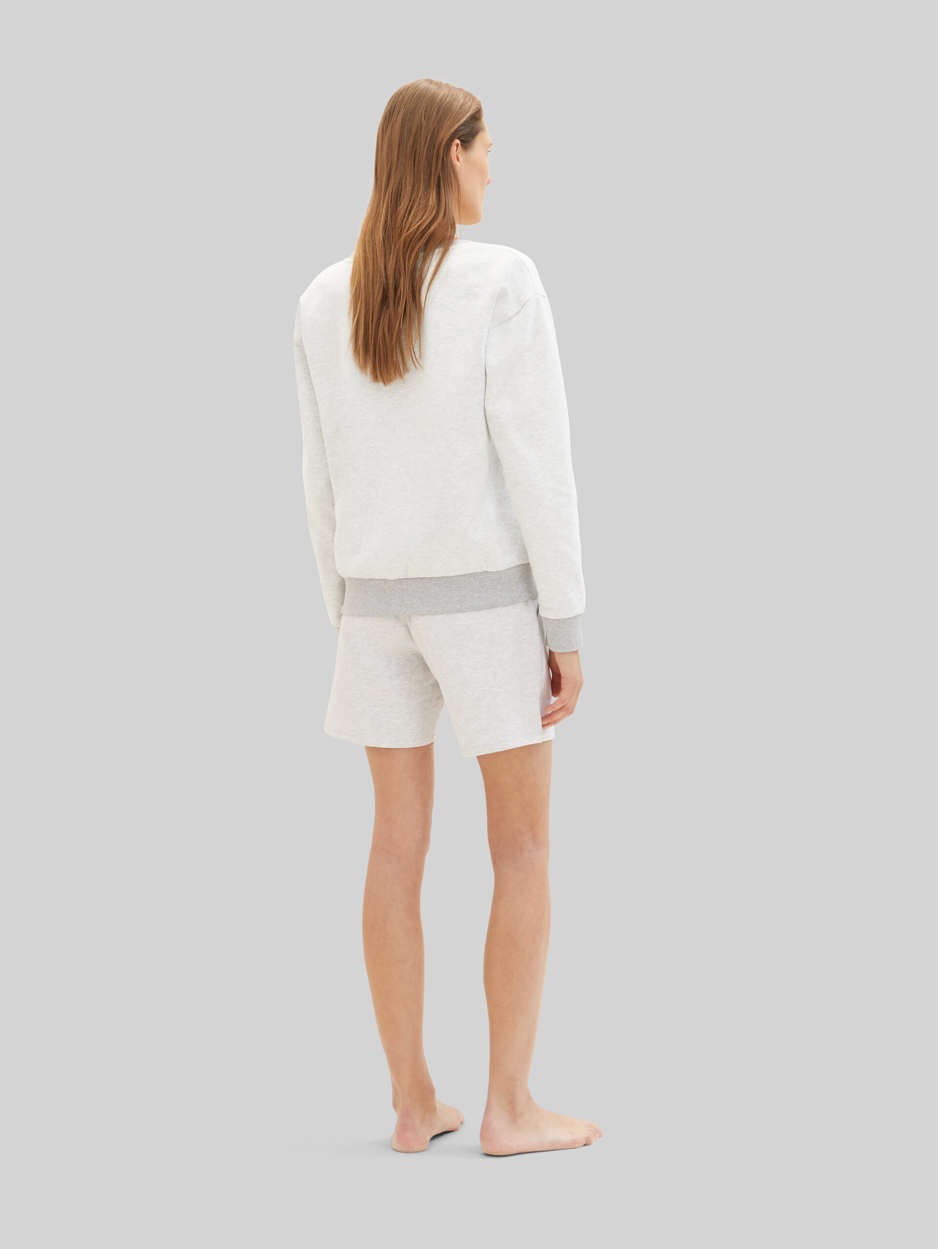 Loungewear Sweat shorts - weiß-mittel-melange - Model-back view